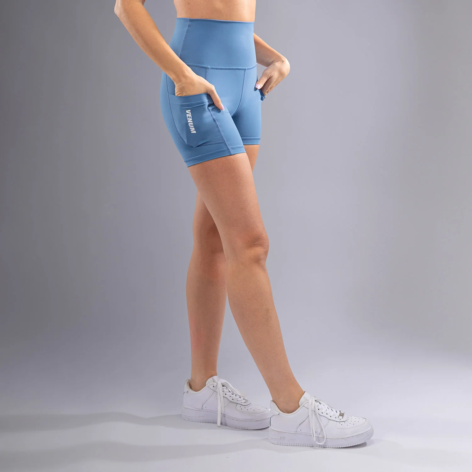 Venum Essential Damen Fahrradhose - Sturmblau - Image 4
