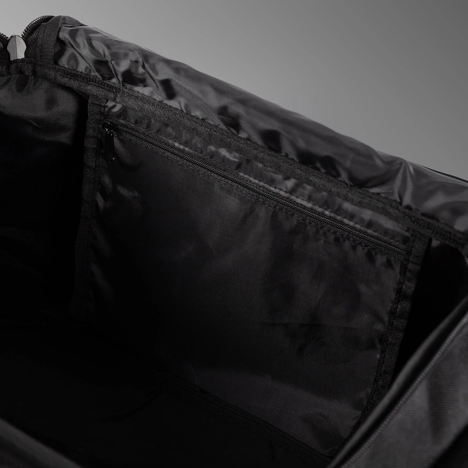 Venum Essential Sporttasche (26L) - Schwarz - Image 5