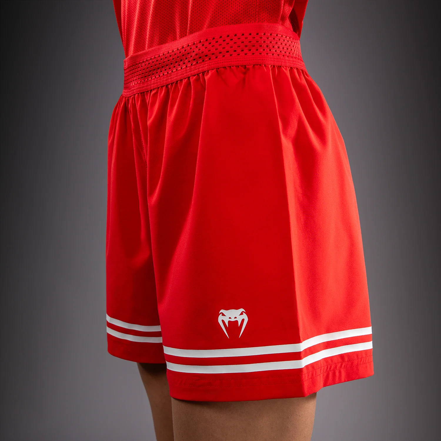 Venum Flag Fußball Shorts für Damen - Rot - Image 3