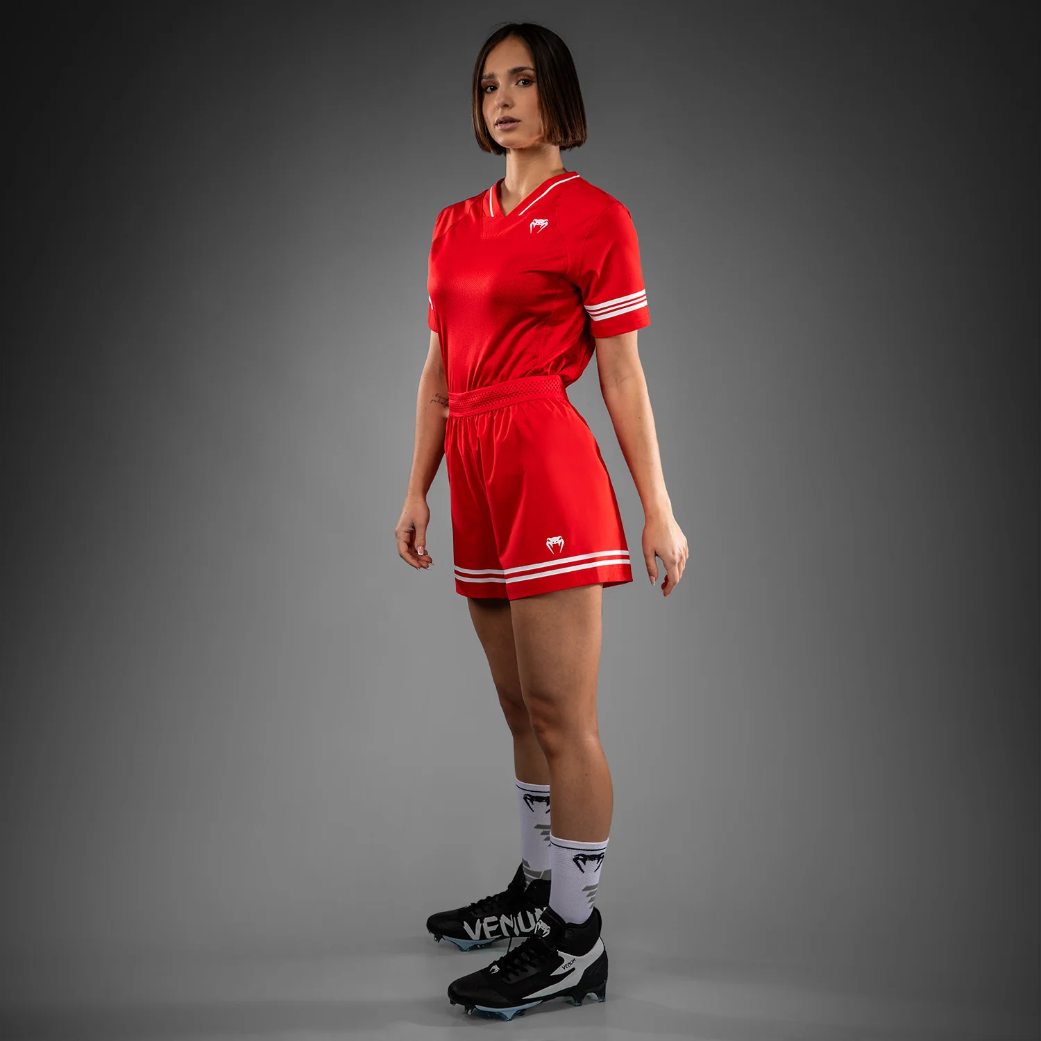 Venum Flag Fußball Shorts für Damen - Rot - Image 4