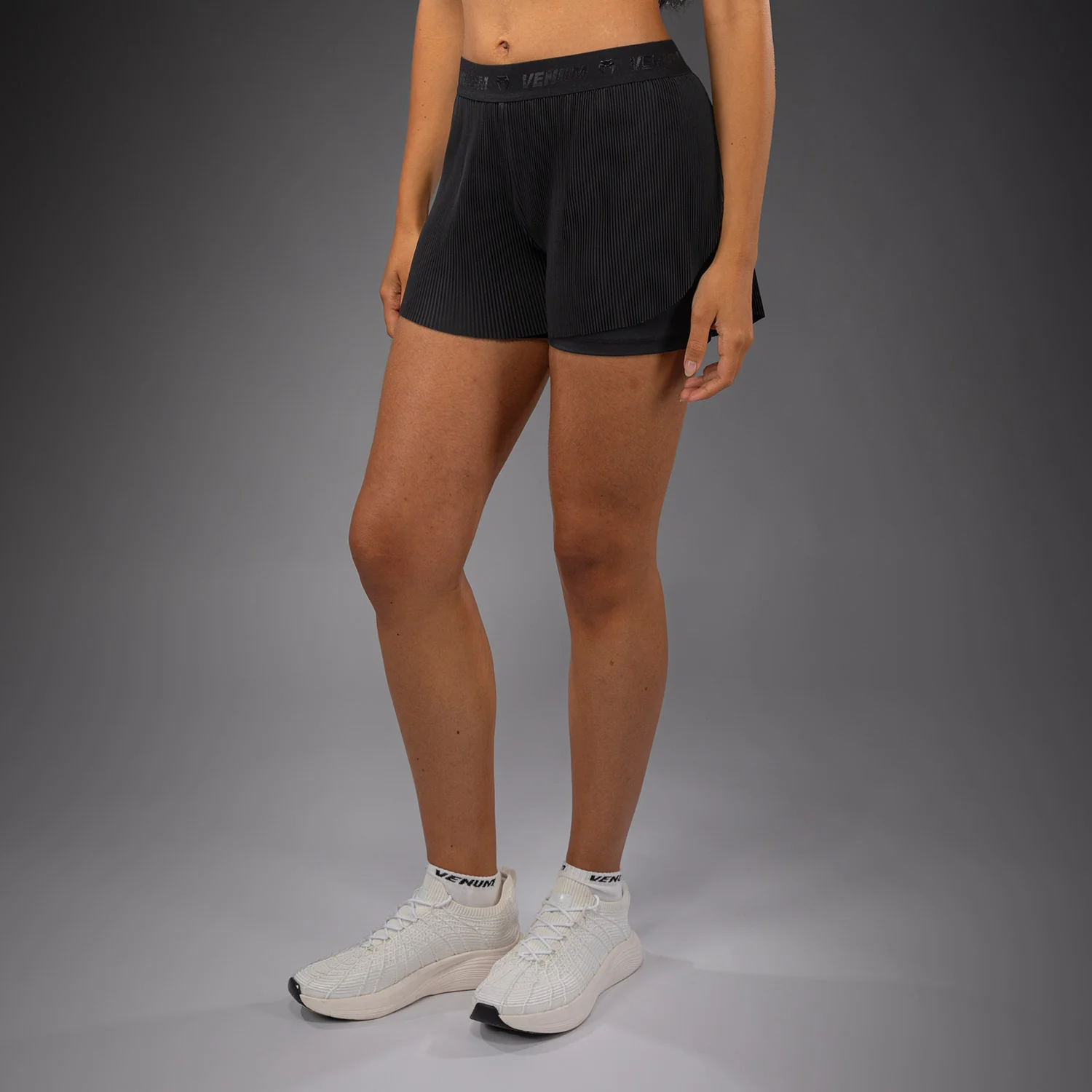 Venum Flowfit Damen Trainingsshorts – Schwarz - Image 2