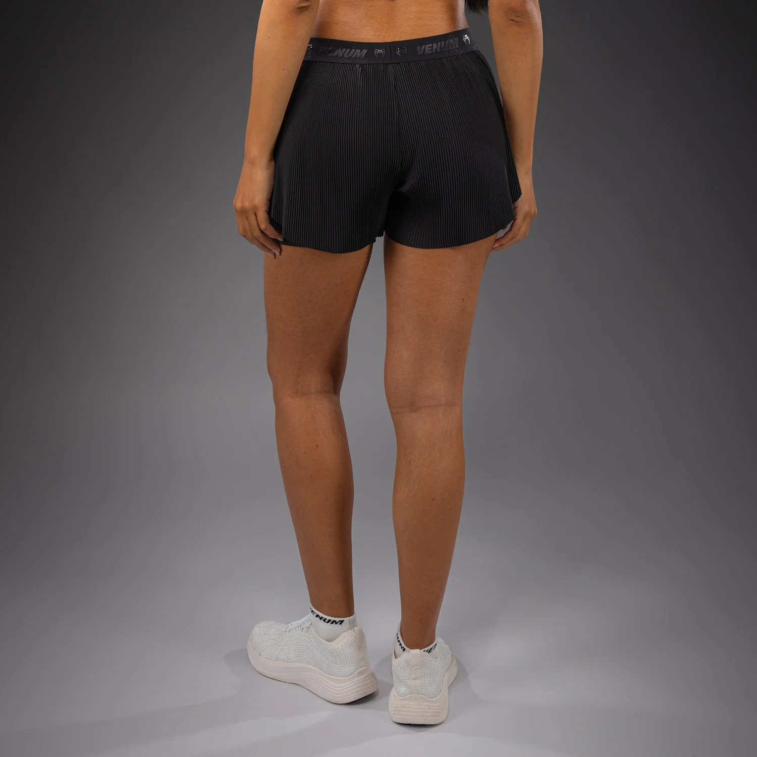 Venum Flowfit Damen Trainingsshorts – Schwarz - Image 3