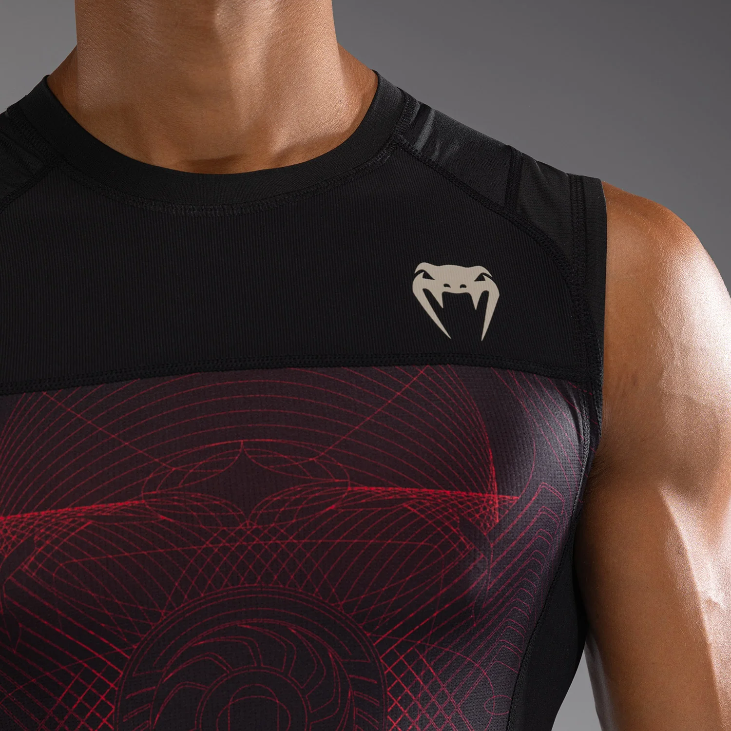 Venum G-Fit Air Herren Ärmelloses Rashguard - Tiefschwarz/Feuerrot - Image 8
