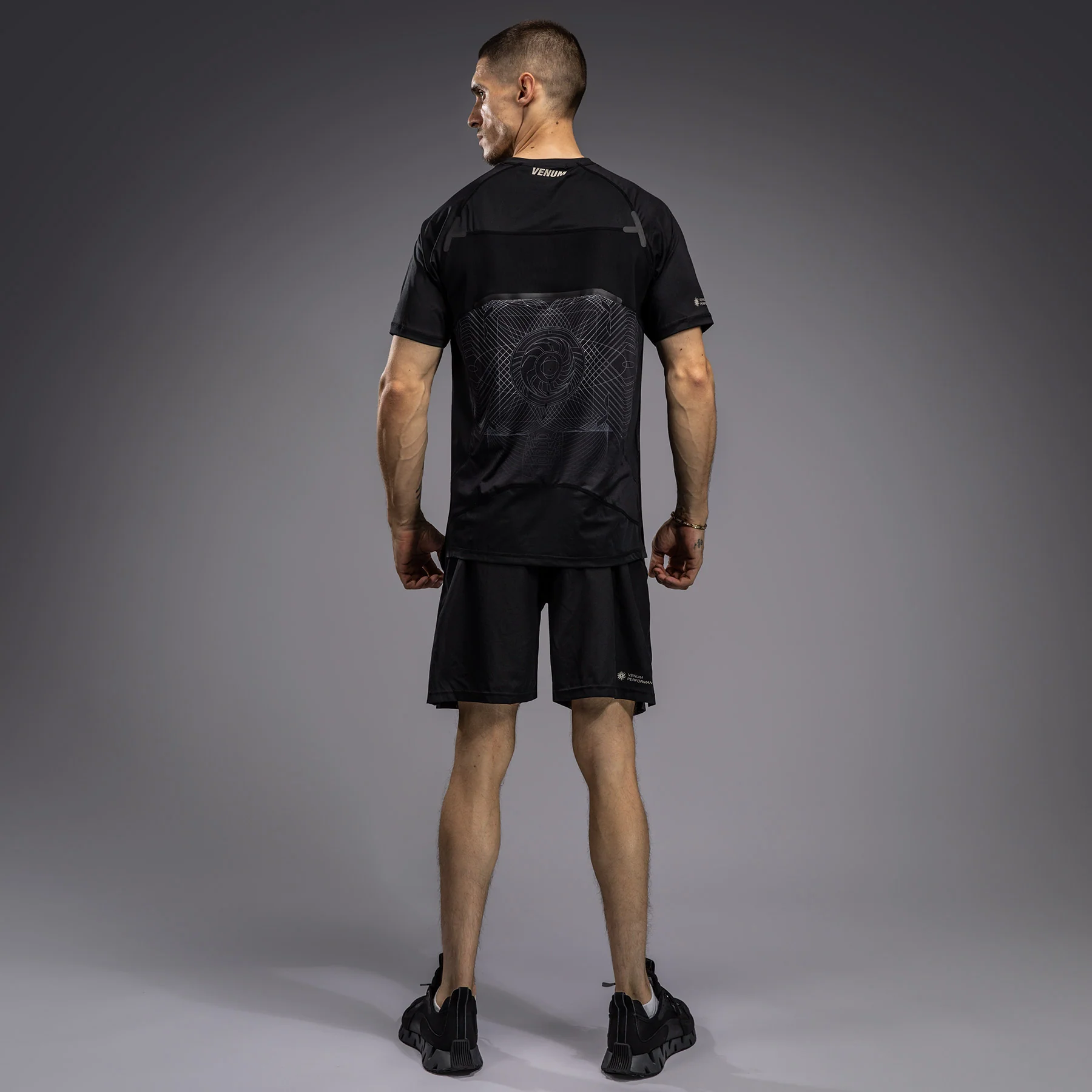 Venum G-Fit Air Herren Dry-Tech T-Shirt - Tiefschwarz/Wüstensand - Image 5