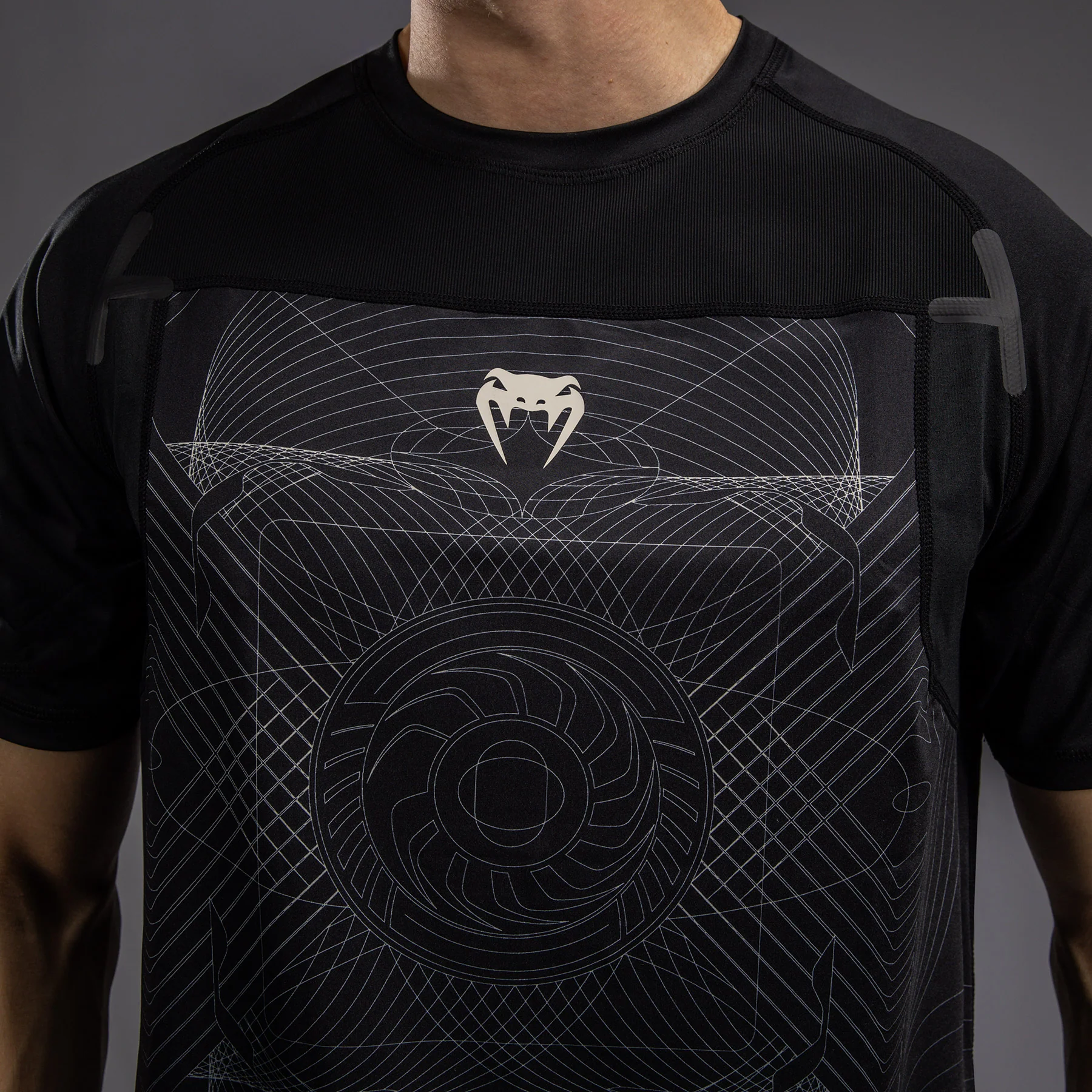 Venum G-Fit Air Herren Dry-Tech T-Shirt - Tiefschwarz/Wüstensand - Image 6
