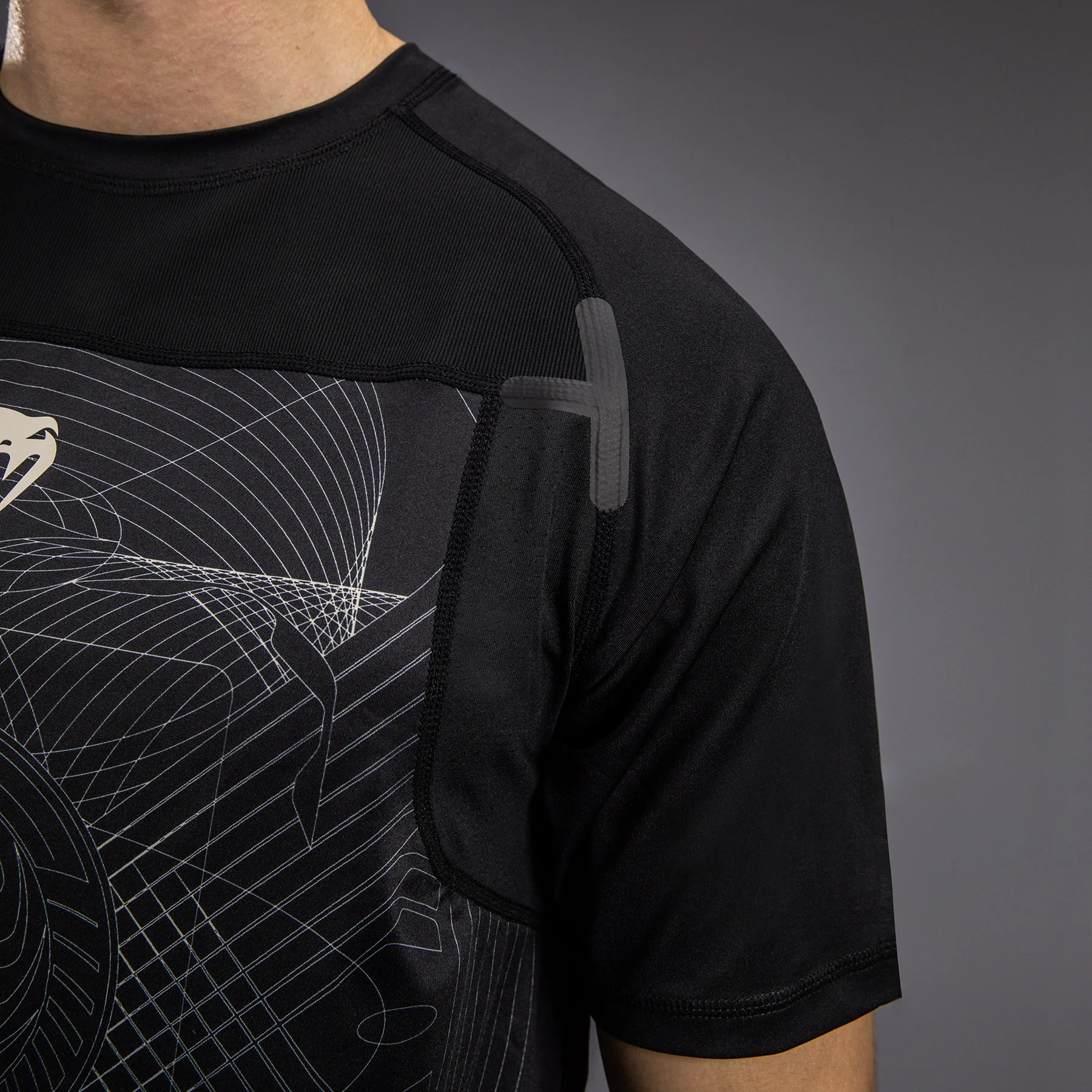 Venum G-Fit Air Herren Dry-Tech T-Shirt - Tiefschwarz/Wüstensand - Image 7