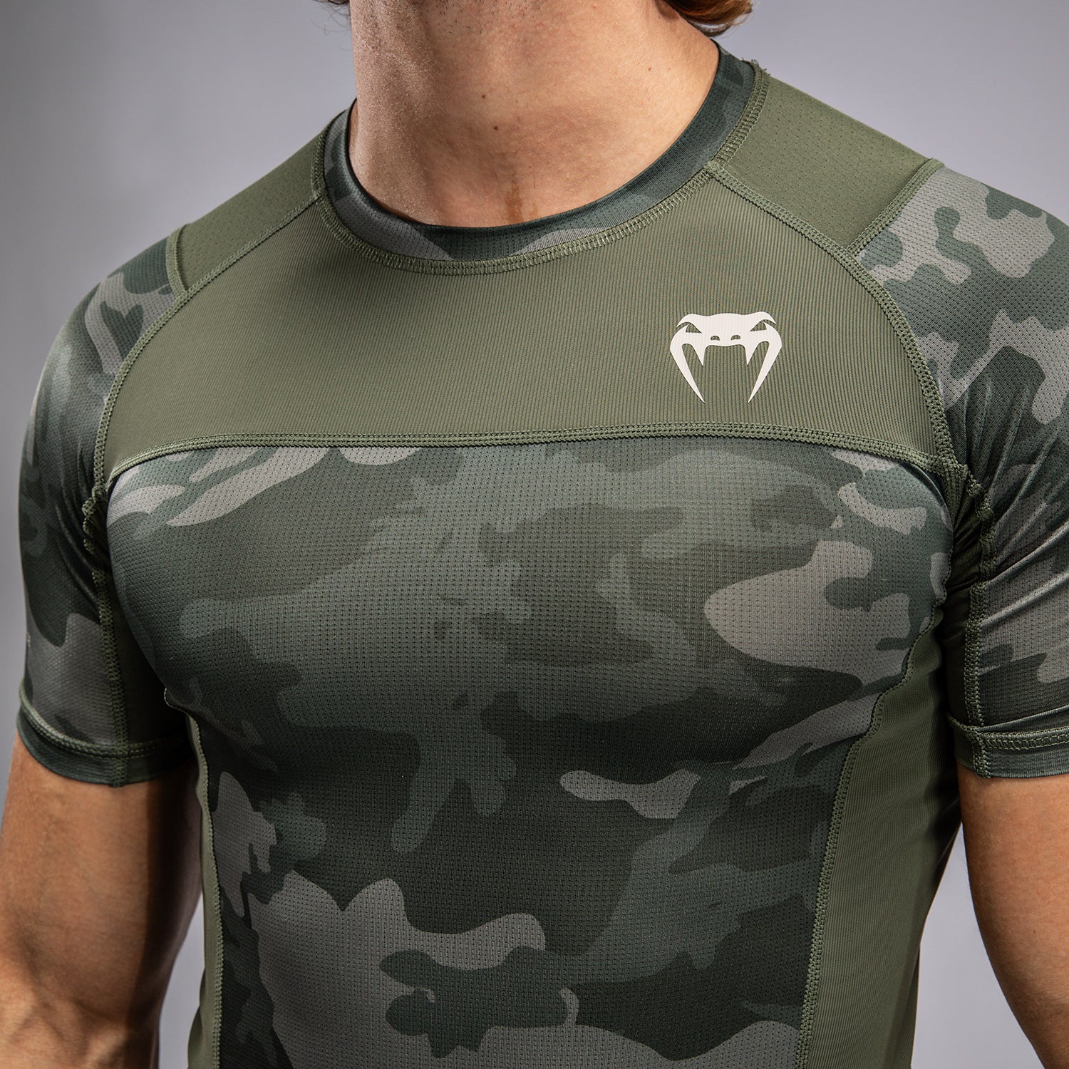 Venum G-Fit Air Herren Kurzarm Rashguard - Armee-Tarnmuster - Image 6