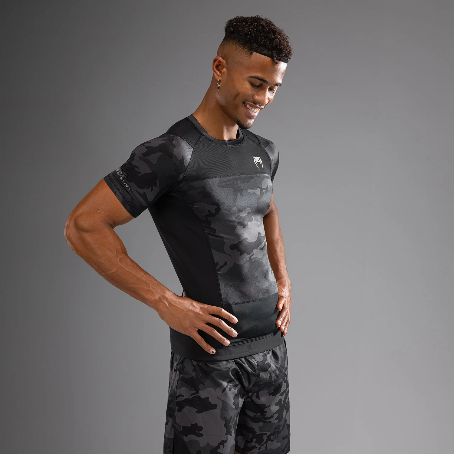 Venum G-Fit Air Herren Kurzarm Rashguard - Digital Urban Camo - Image 3