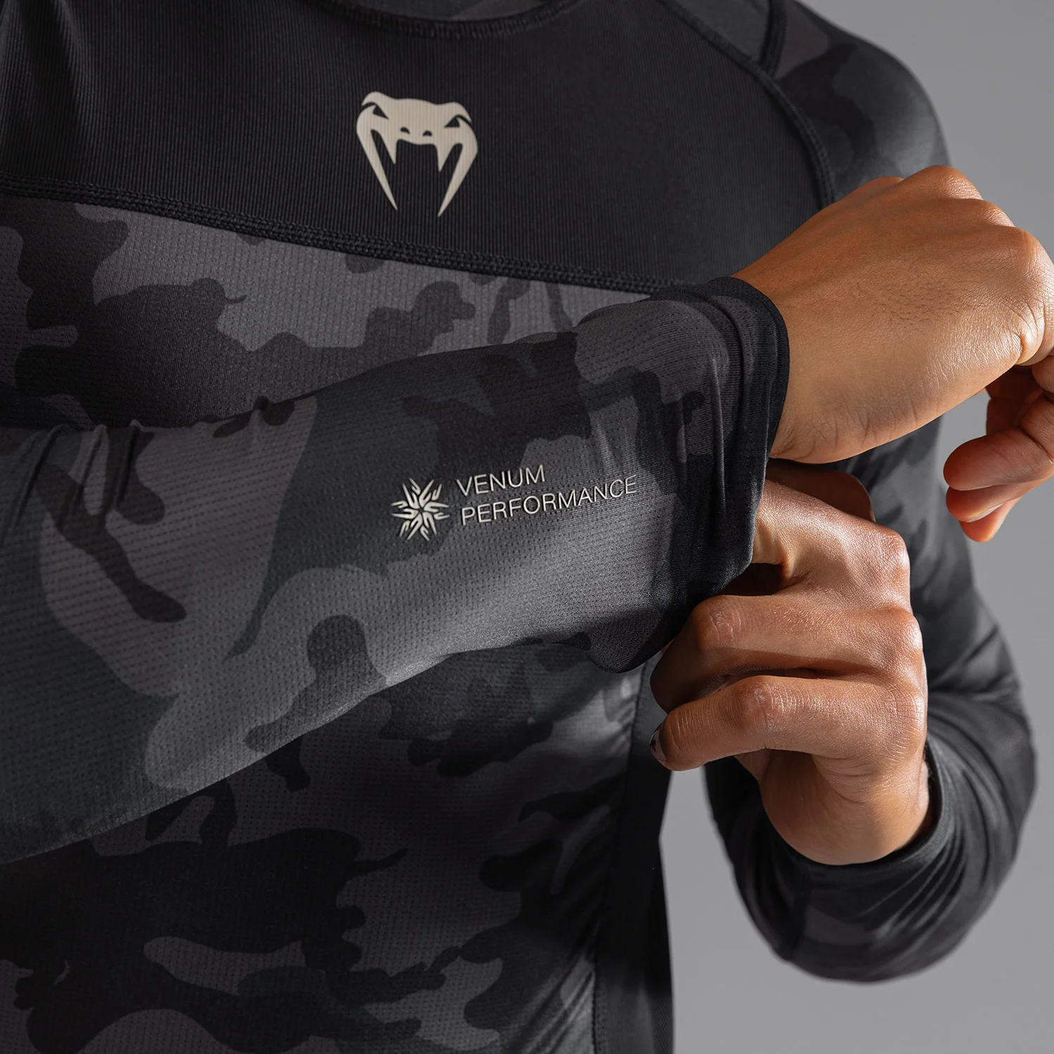 Venum G-Fit Air Herren Langarm Rashguard - Digital Urban Camo - Image 7