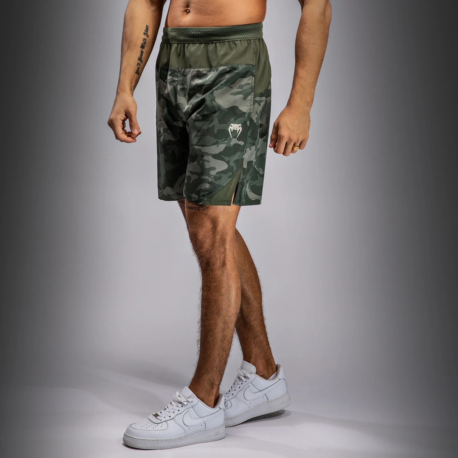 Venum G-Fit Air Herren Trainingsshorts - Armee Camouflage
