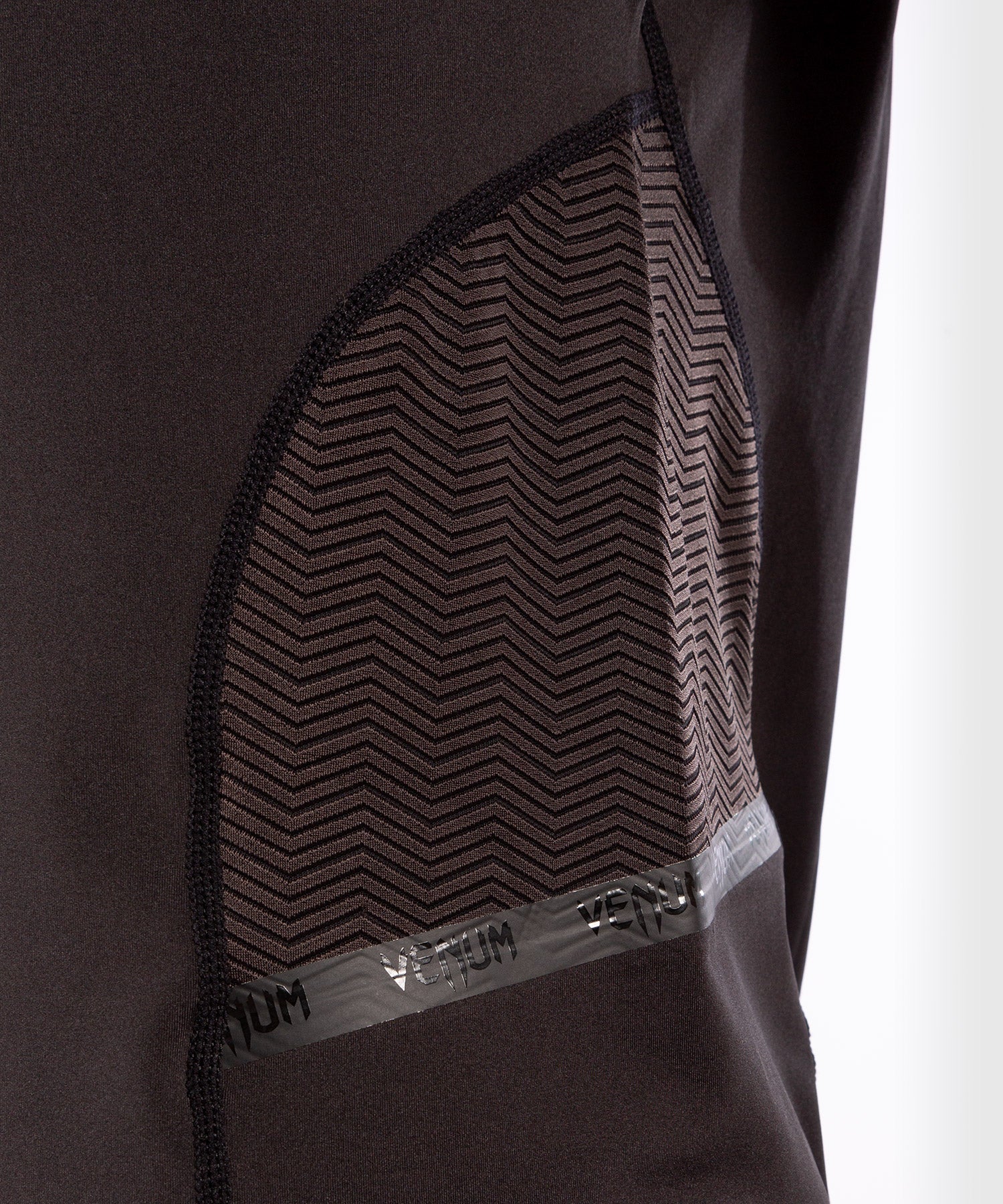 Venum G-Fit Dry-Tech T-Shirt - Schwarz/Gold - Image 6