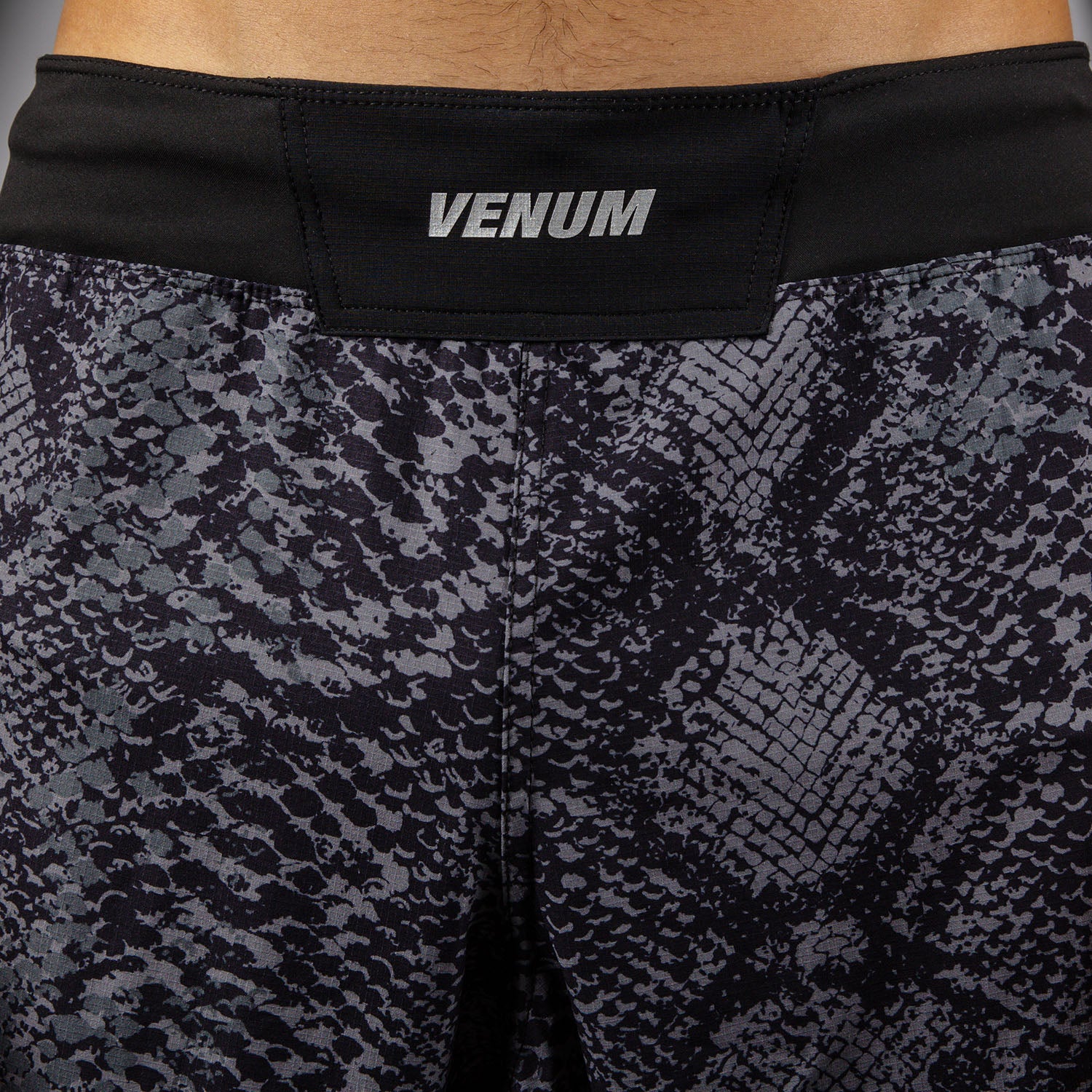 Venum G-Fit Scales Fightshorts – Schwarz/Anthrazitgrau - Image 5