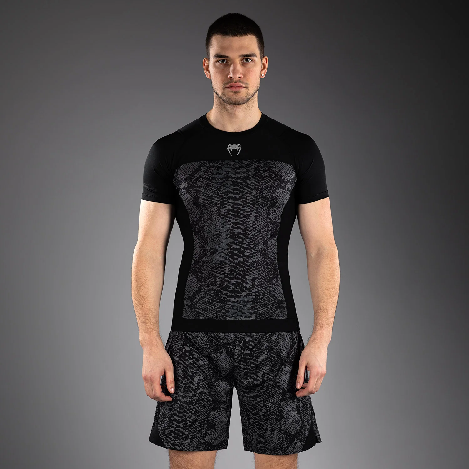 Venum G-Fit Scales Kurzarm Rashguard – Schwarz/Anthrazitgrau