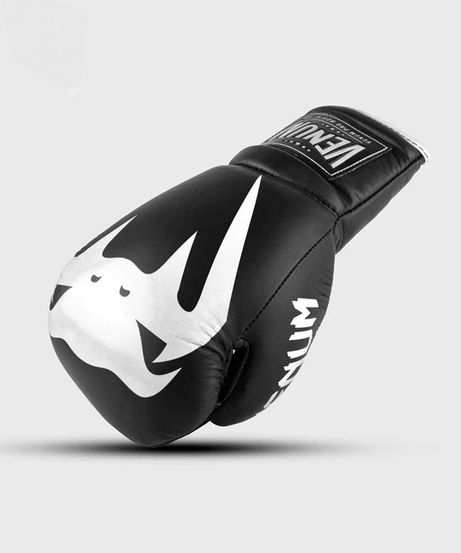 Venum Giant 2.0 Custom Boxhandschuhe mit Schnürsenkeln - Image 2