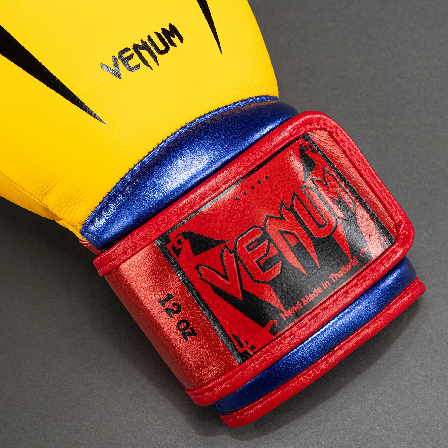 Venum Giant 3.0 Boxhandschuhe - Gelb/Blau/Rot - Image 3