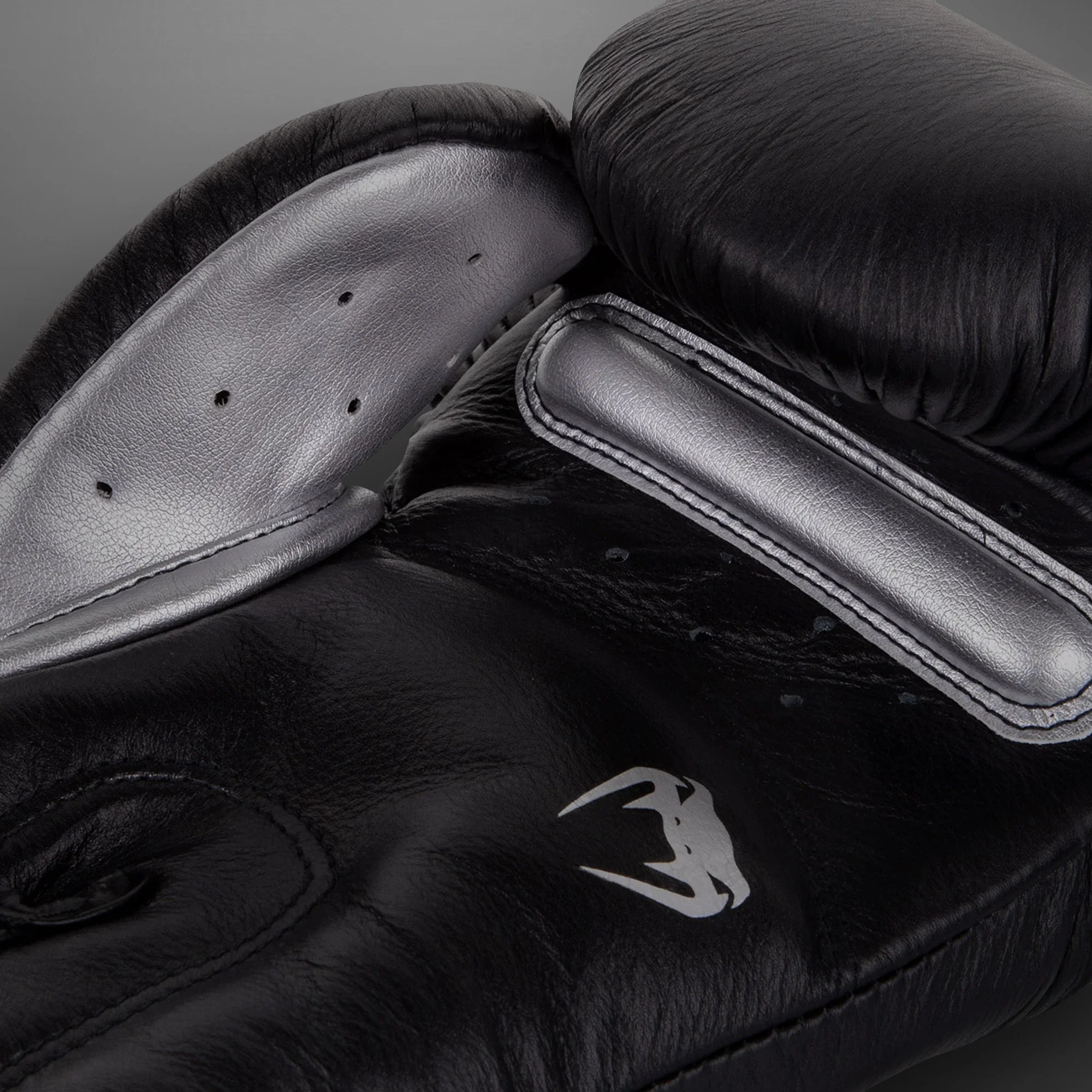 Venum Giant 3.0 Boxhandschuhe - Nappaleder - Schwarz/Silber - Image 2