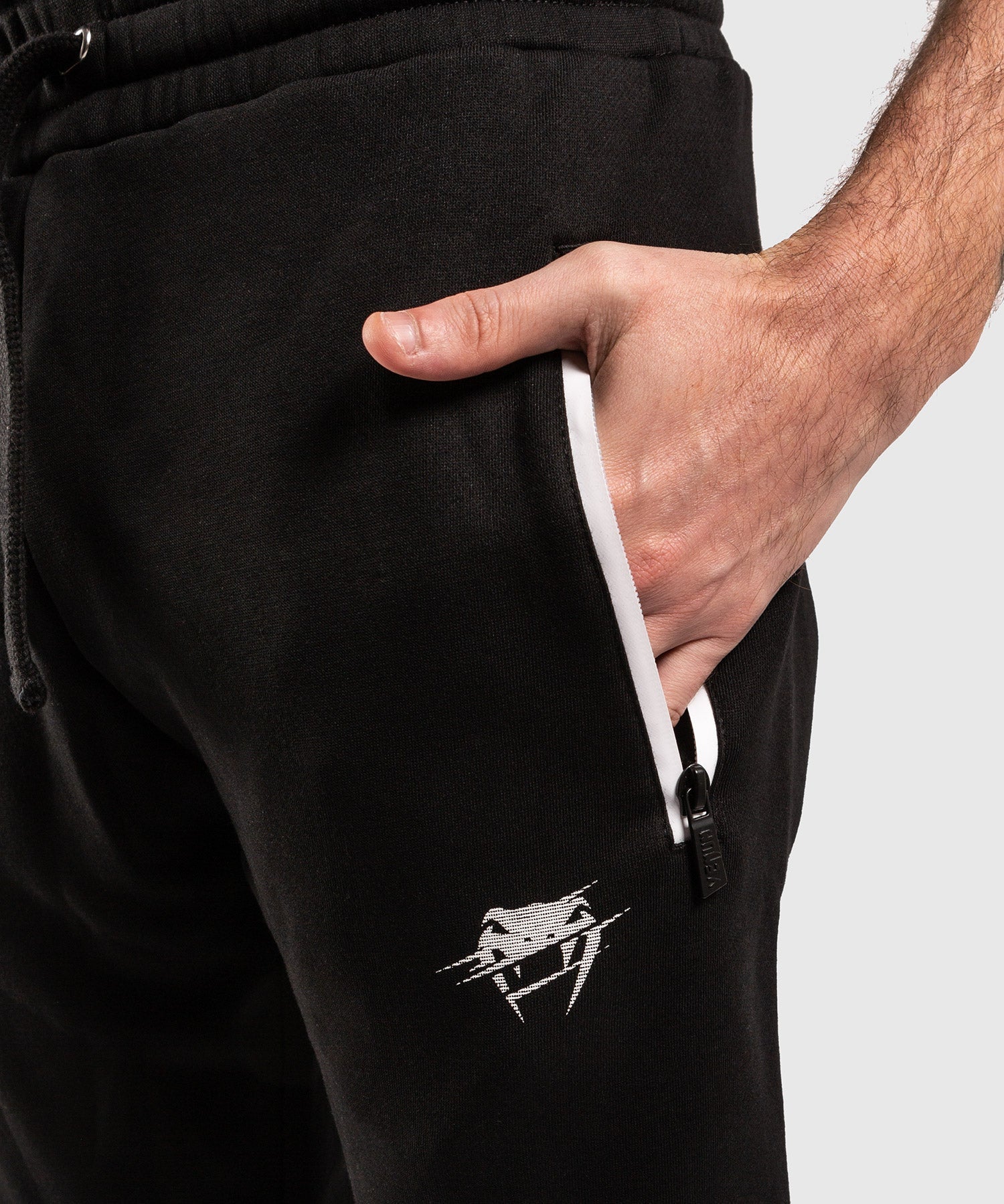 Venum Giant Jogginghose - Schwarz/Weiß - Image 4