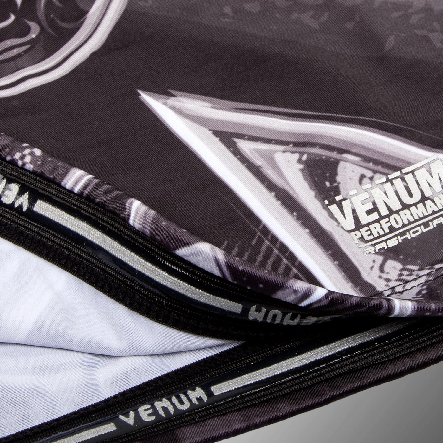 Venum Gladiator 3.0 Rashguard - Schwarz/Weiß - Langarm - Image 7