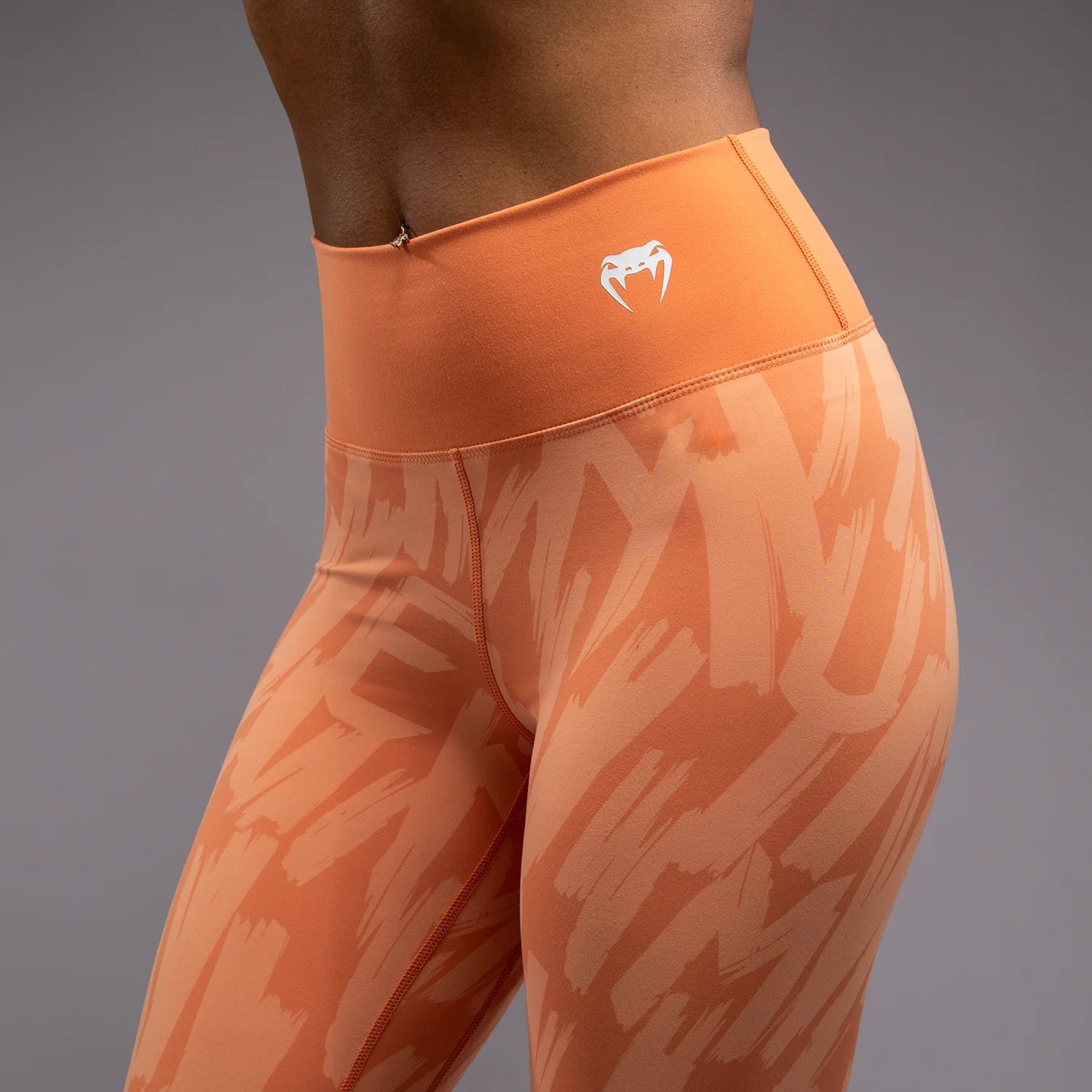 Venum Graffiti Frauen Leggings in voller Länge - Samtaprikose - Image 5