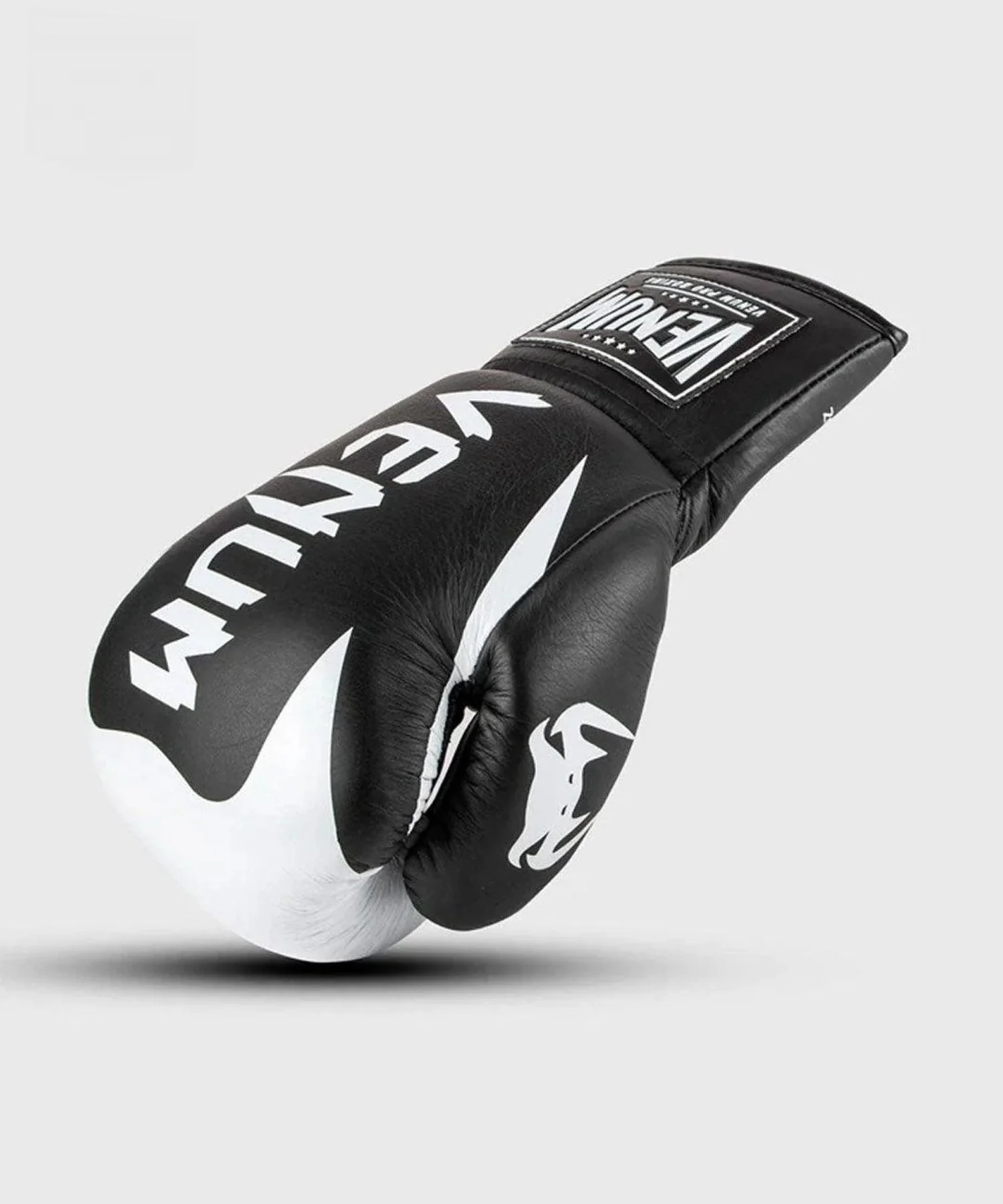Venum Hammer Custom Professional Boxhandschuhe mit Schnürsenkeln - Image 2