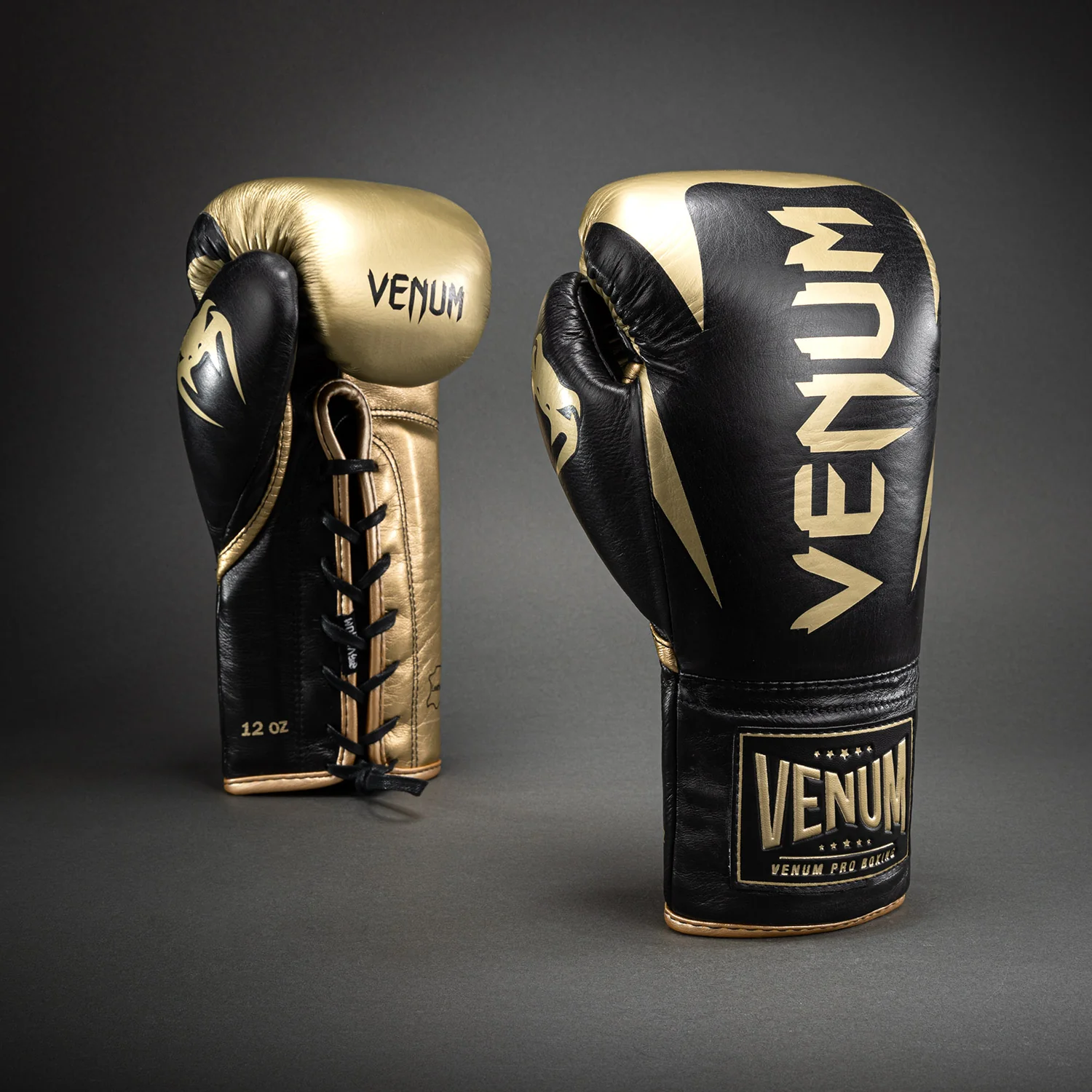 Venum Hammer Profi-Boxhandschuhe mit Schnürung - Schwarz/Gold
