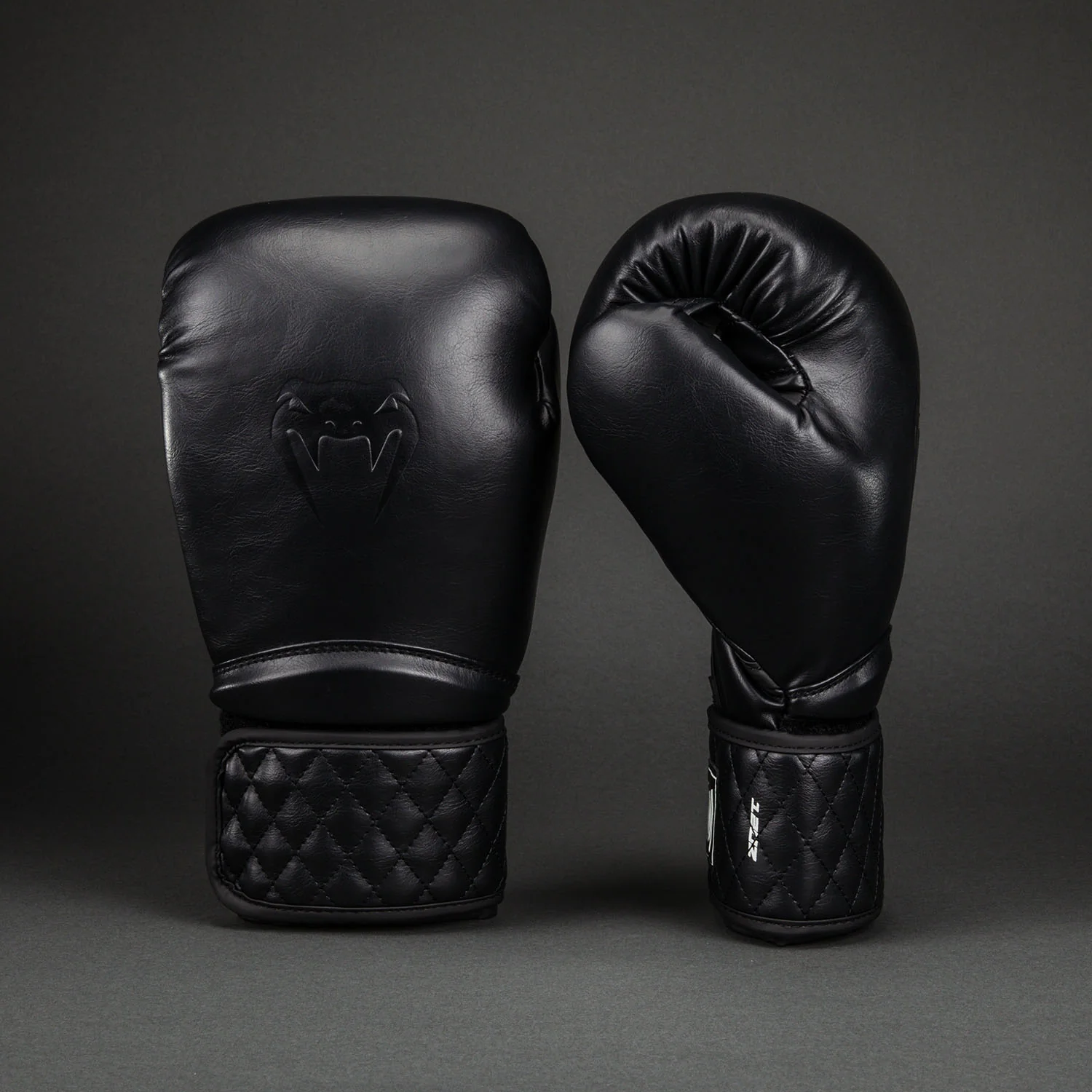 Venum Impact Classic Boxhandschuhe - Schwarz