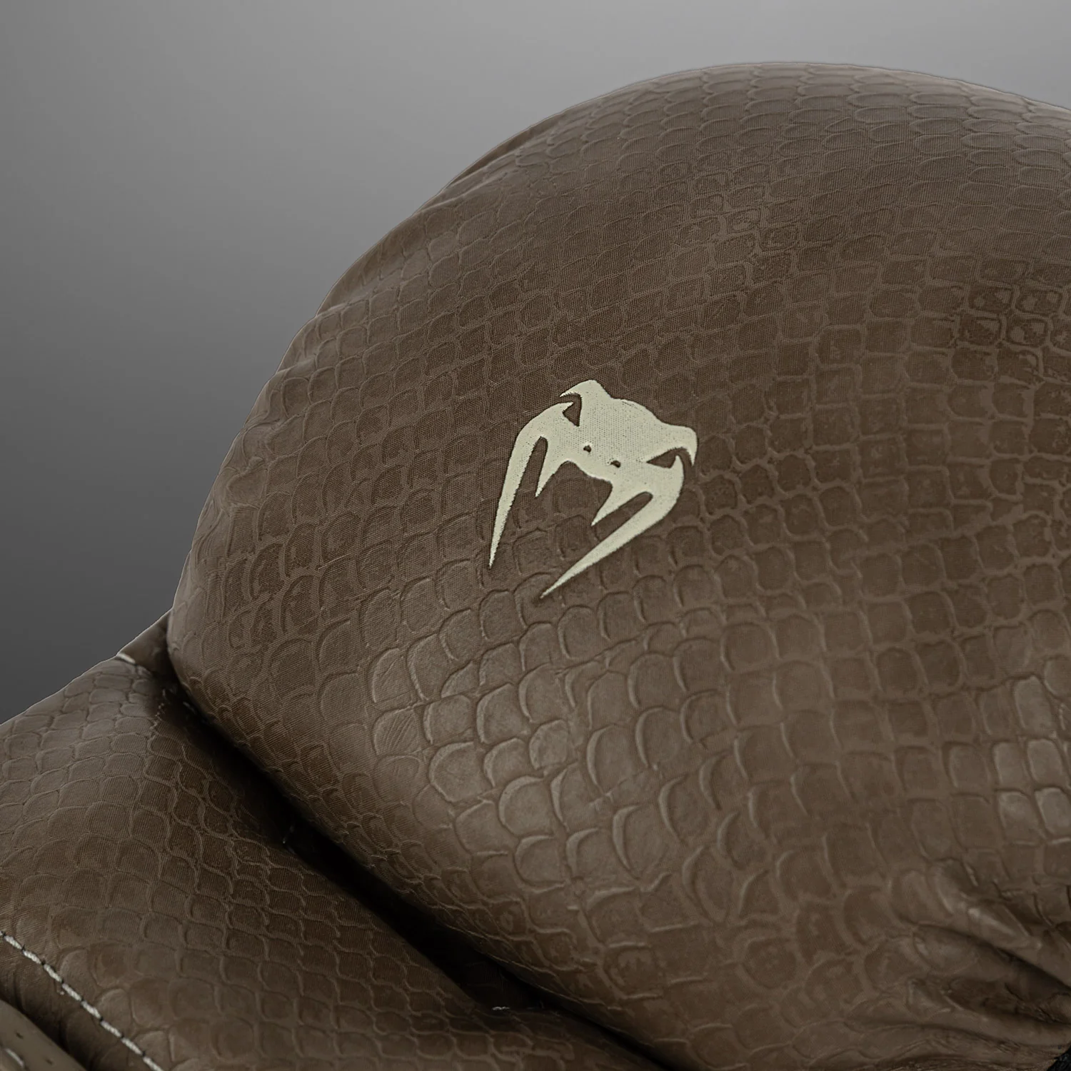 Venum Impact Evo Scales MMA Sparringshandschuhe – Braun - Image 5
