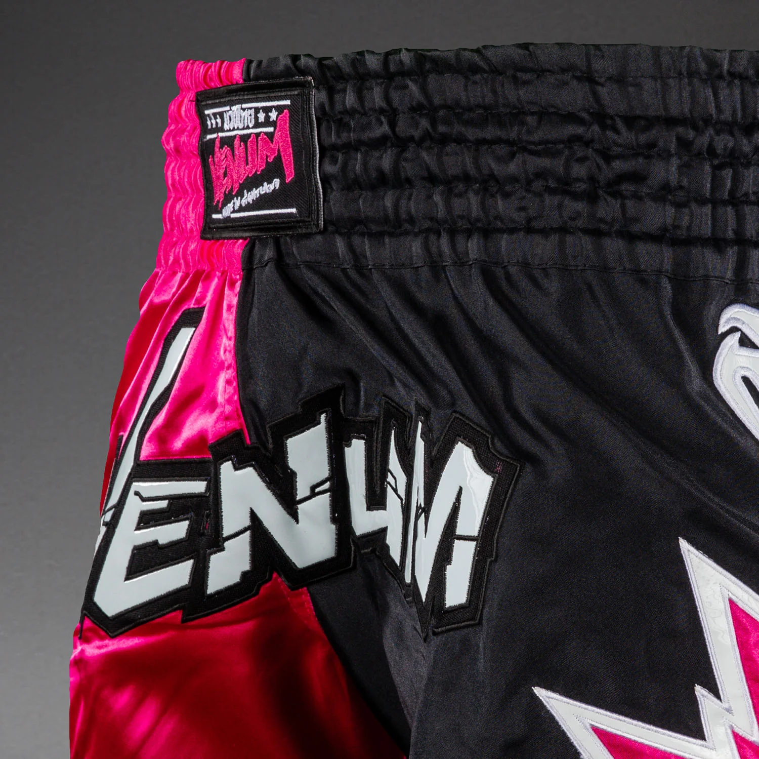 Venum Inferno 2.0 Muay Thai Shorts - Pink/Schwarz - Image 5