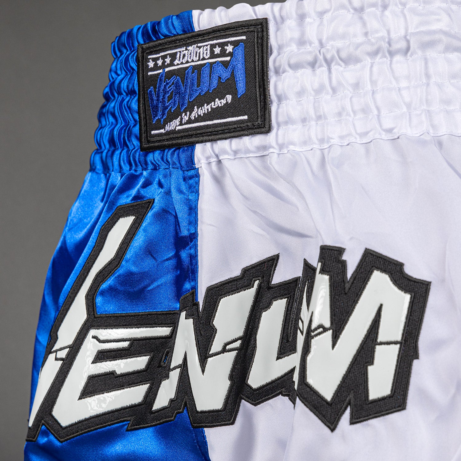 Venum Inferno 2.0 Muay Thai Shorts - Weiß/Blau - Image 6