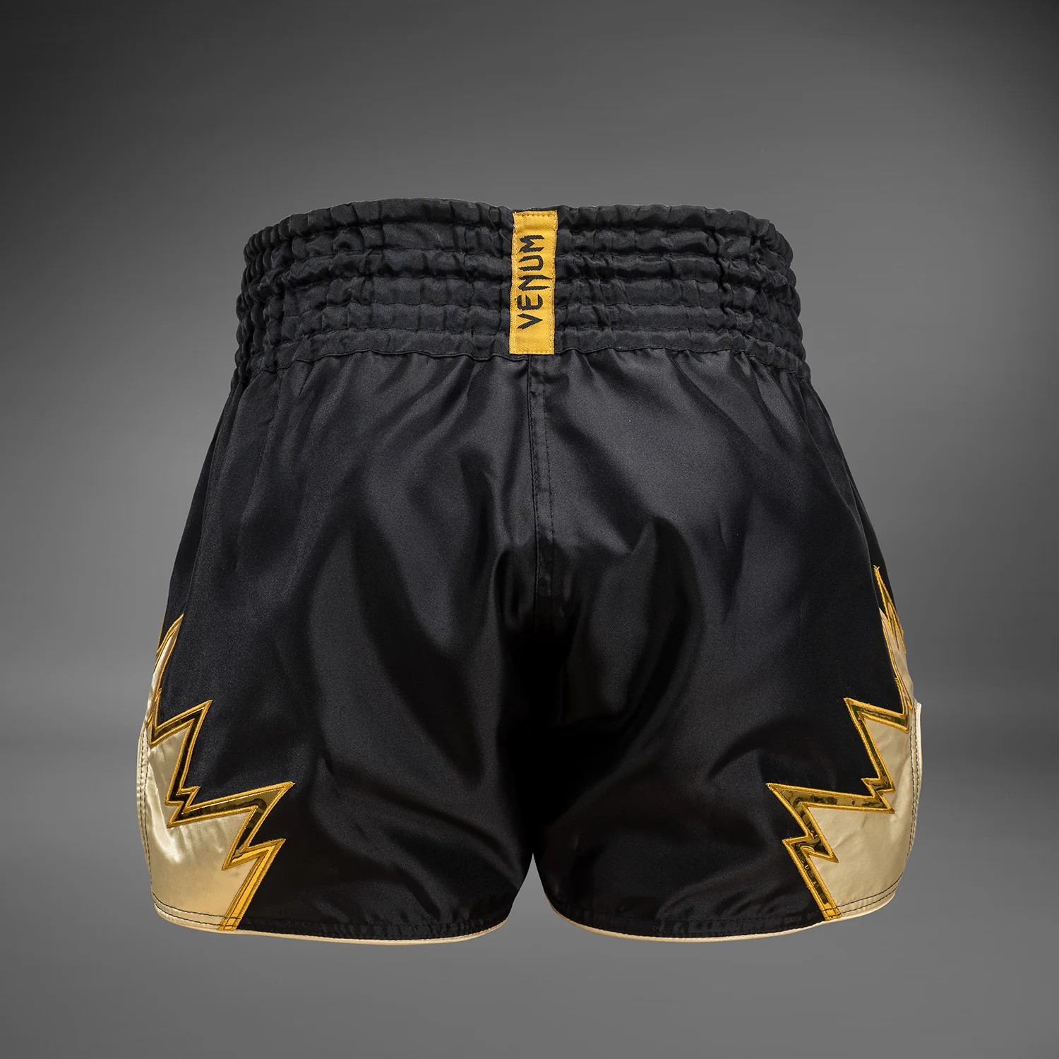 Venum Inferno Muay Thai Shorts - Schwarz/Gold - Image 3