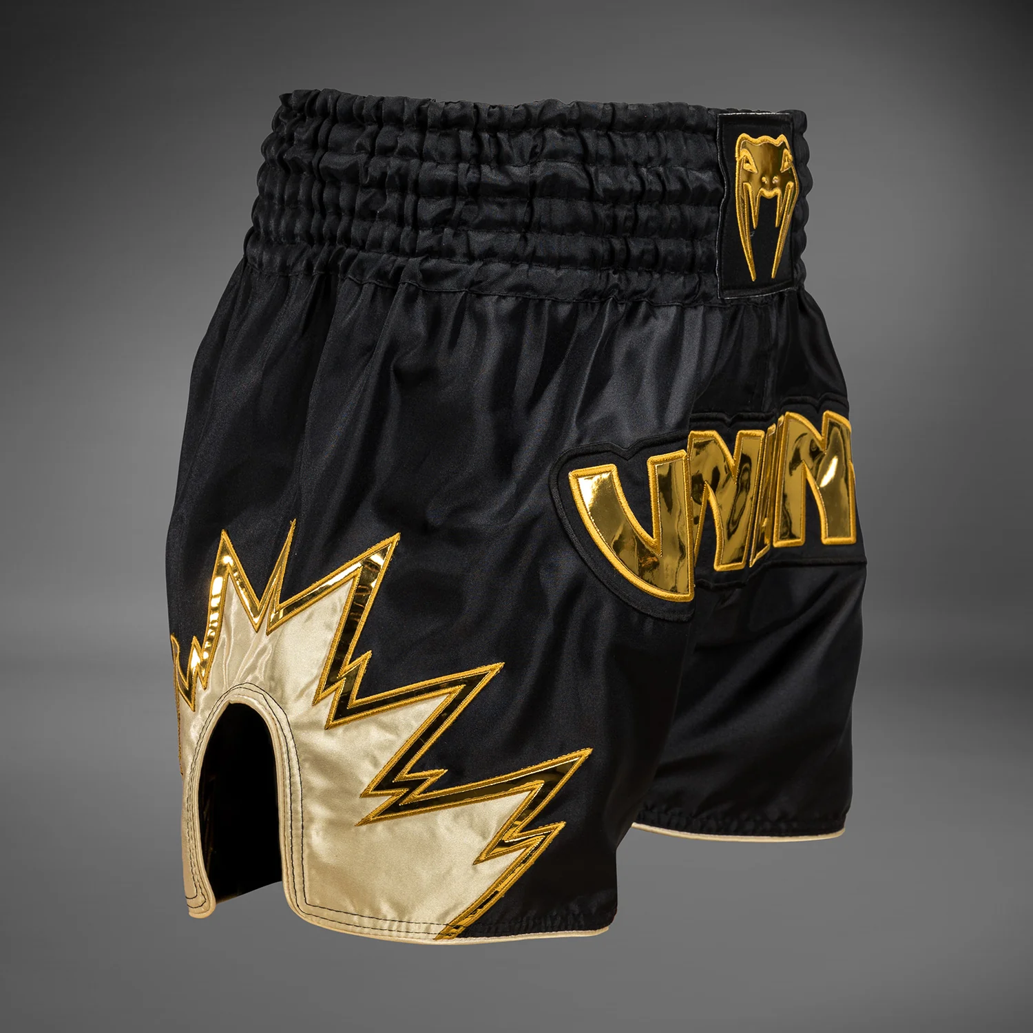 Venum Inferno Muay Thai Shorts - Schwarz/Gold - Image 4