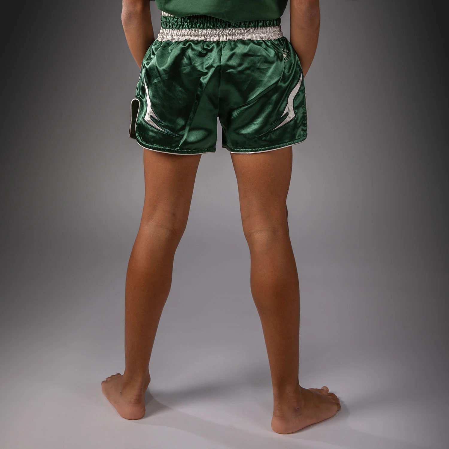 Venum Inferno Muay‑Thai‑Shorts – Waldgrün/Off‑White - Image 3