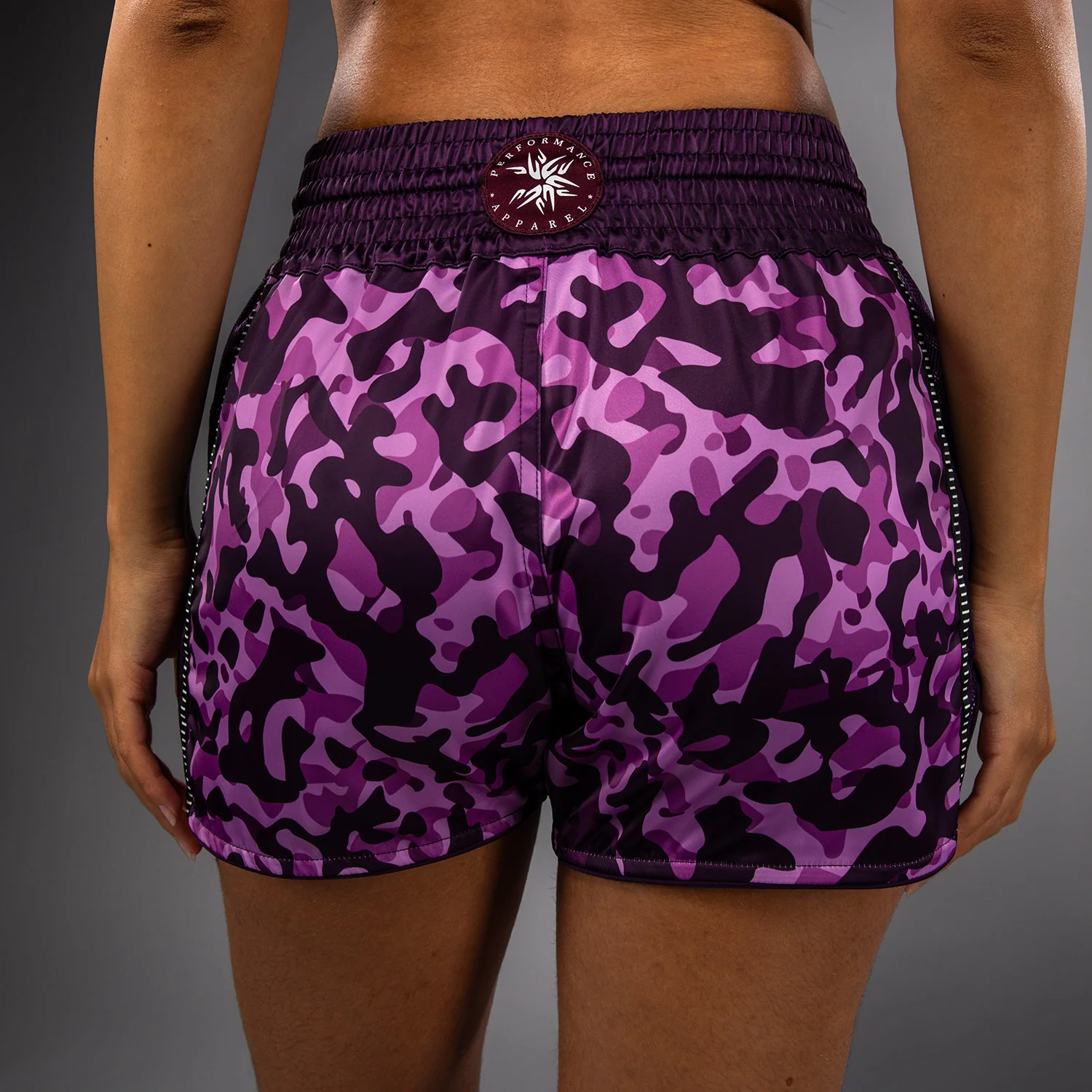 Venum Iris Muay Thai Shorts – Pflaume/Rosa - Image 4