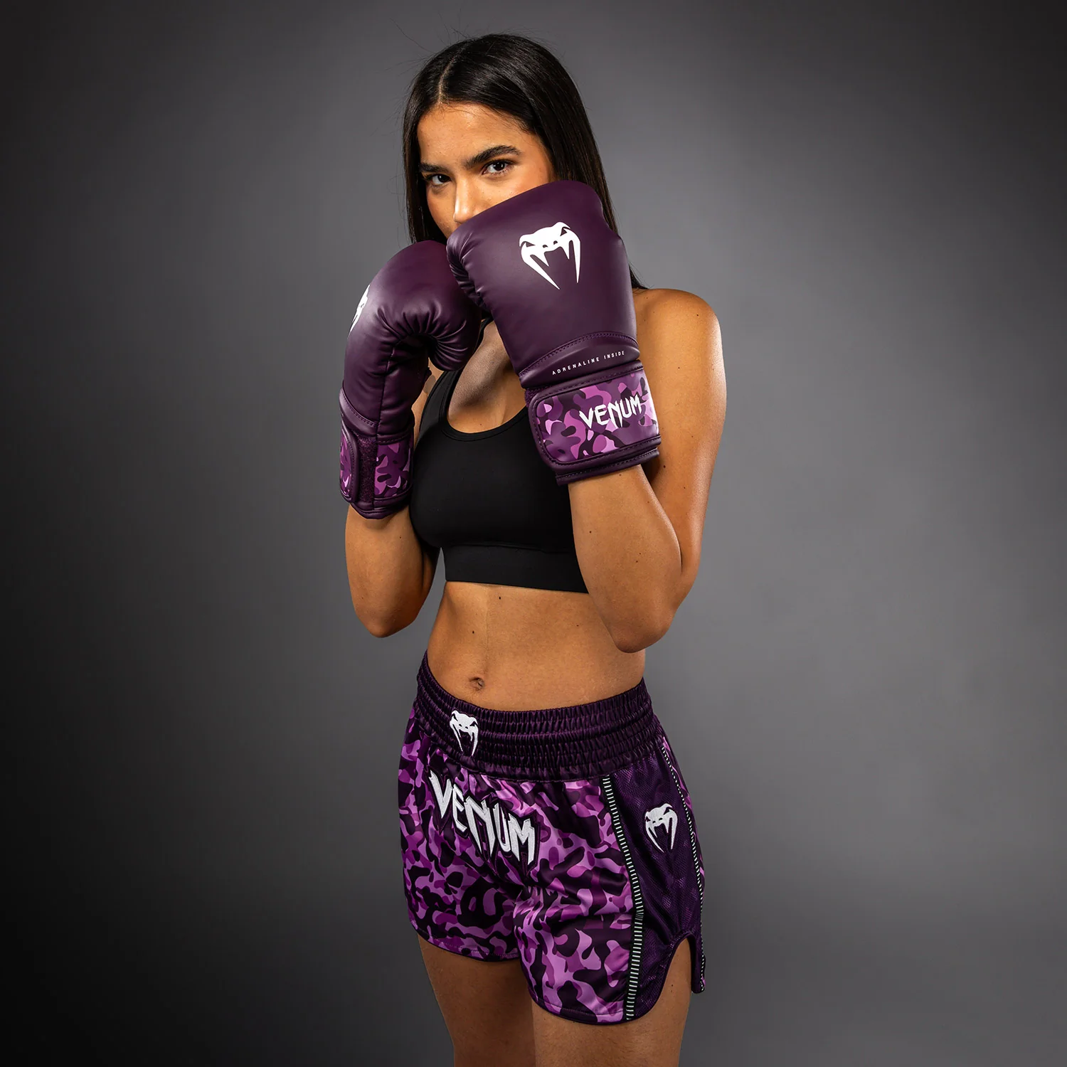 Venum Iris Muay Thai Shorts – Pflaume/Rosa - Image 8