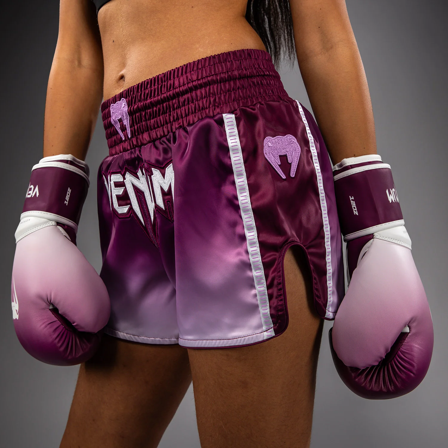 Venum Iris Muay Thai Shorts – Pflaume/Weiß - Image 3
