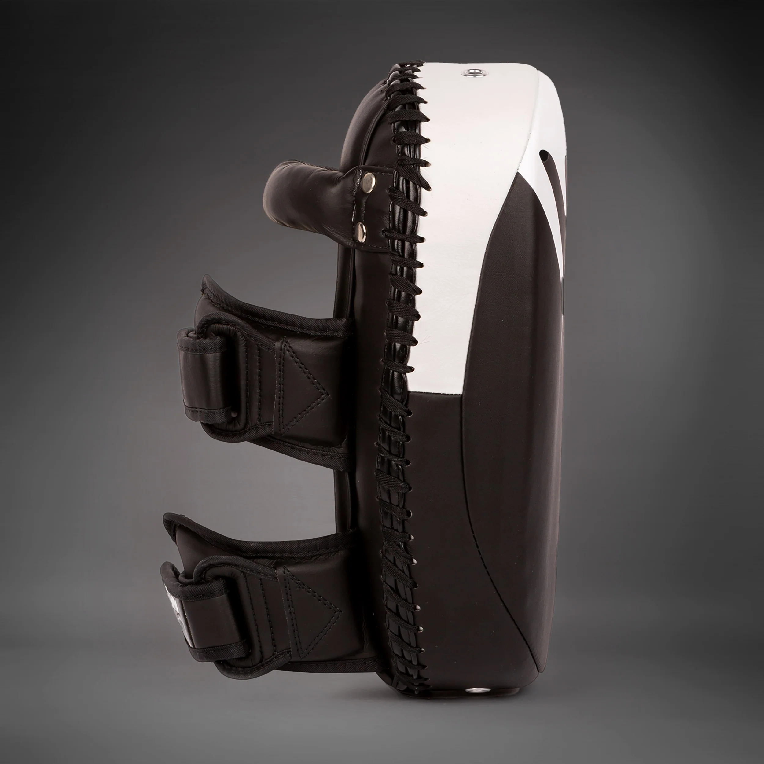 VENUM KICKBOXING – LIGHT KICK PAD 2.0 - Image 3