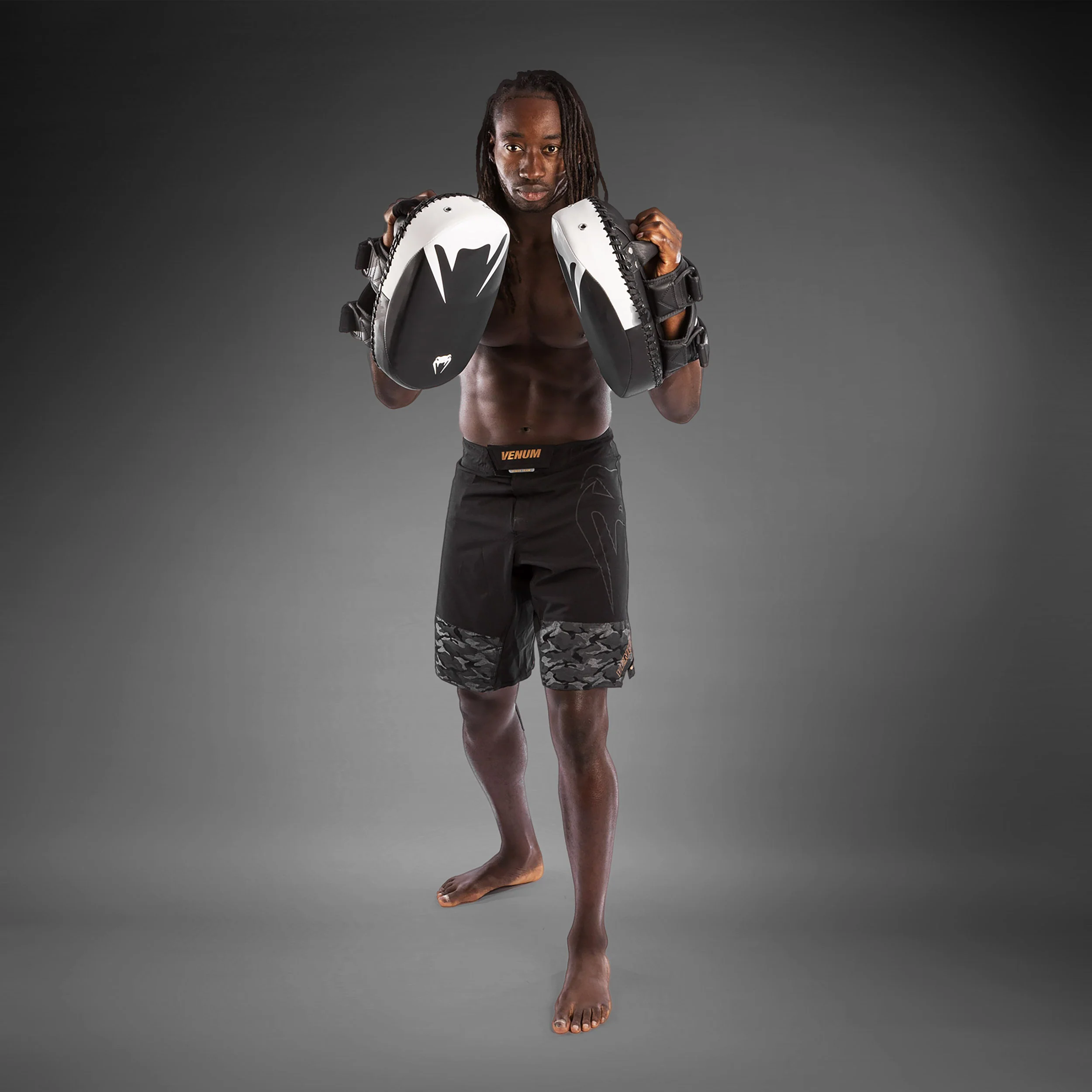 VENUM KICKBOXING – LIGHT KICK PAD 2.0 - Image 4