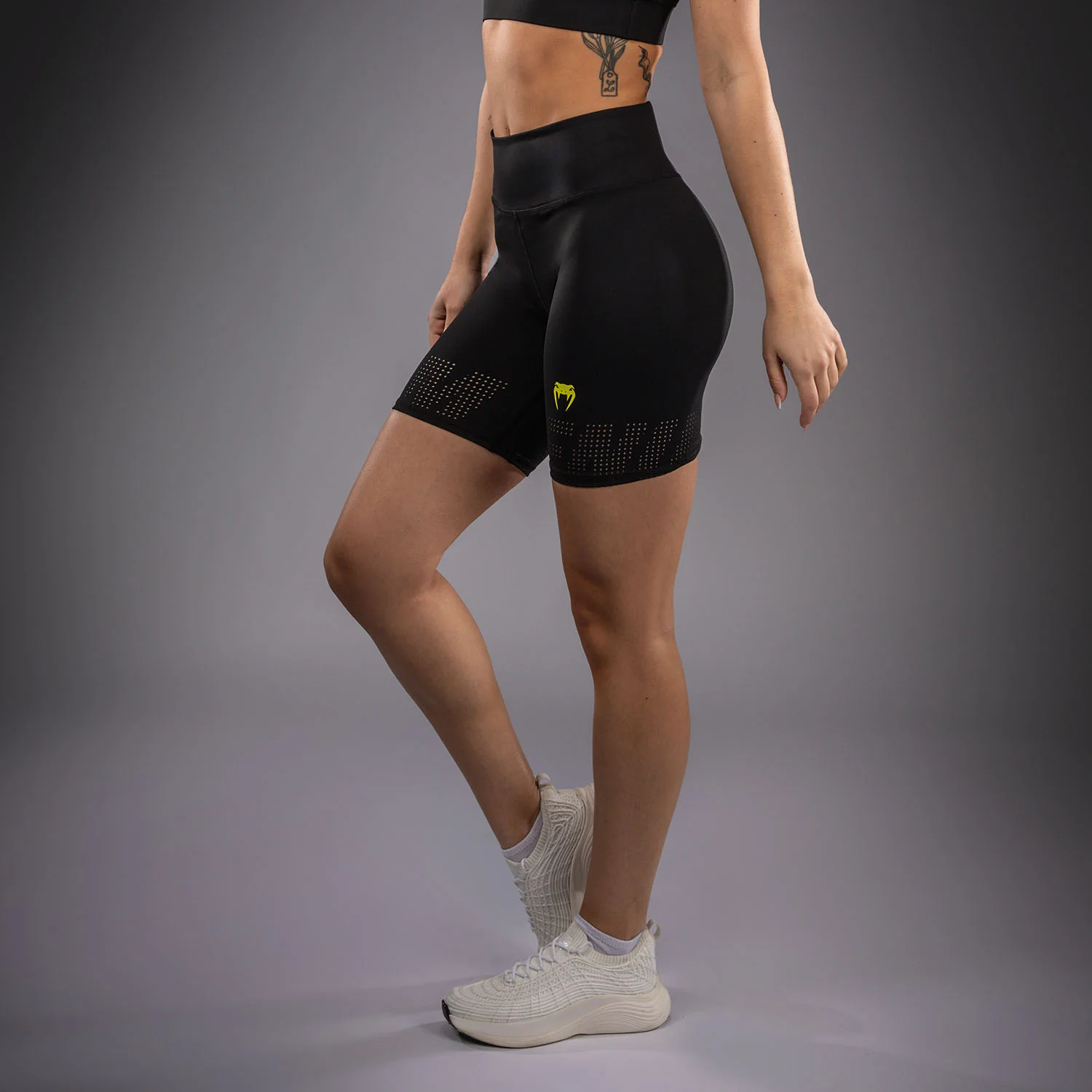 Venum Lazer Kompressionsshorts für Damen - Schwarz/Gelb - Image 2