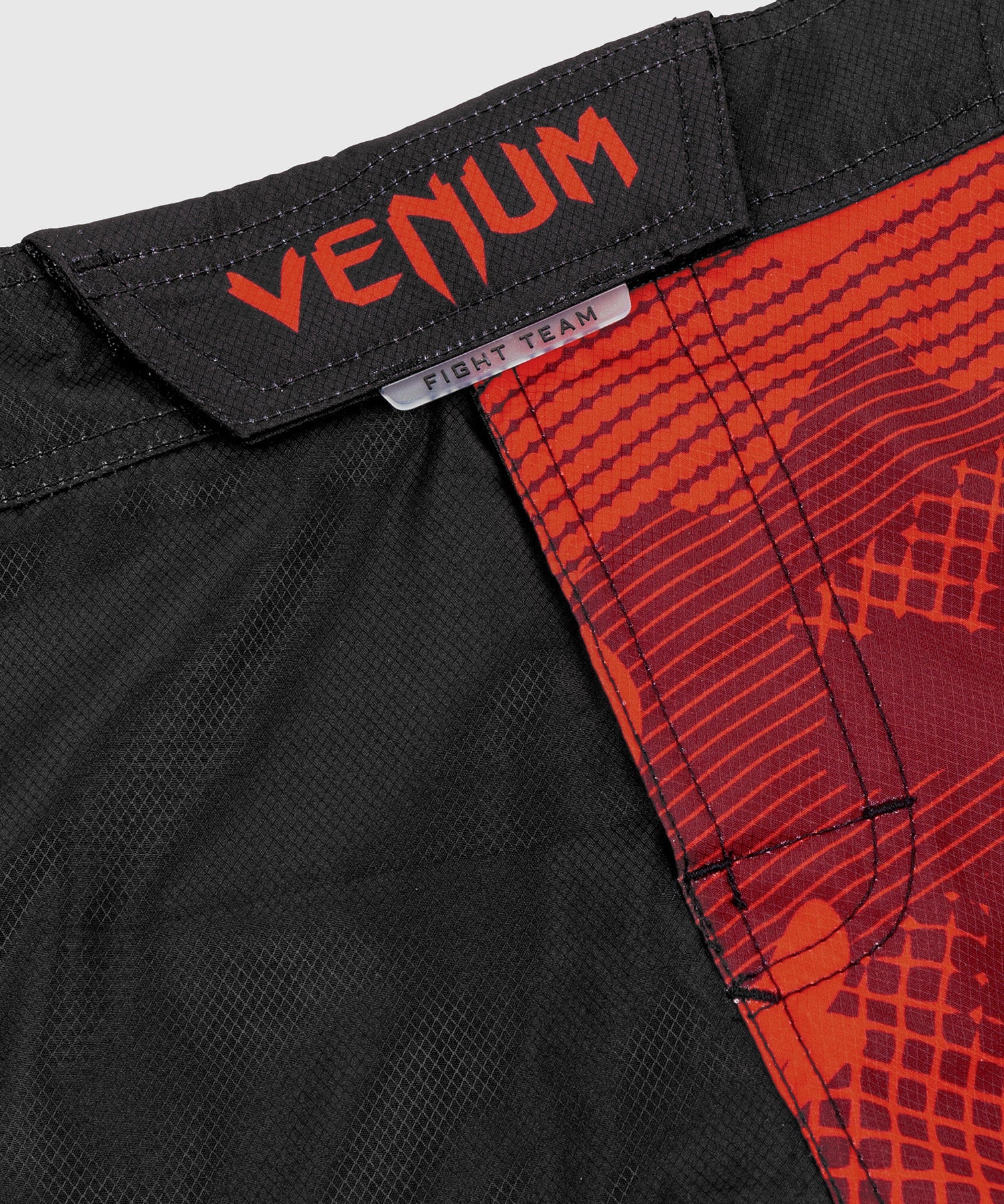 Venum Light 3.0 Kampfshorts - Rot/Schwarz - Image 5