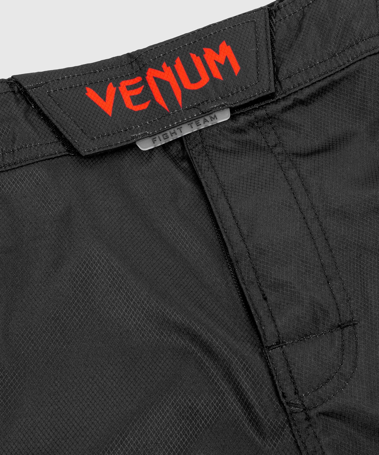 Venum Light 3.0 Kampfshorts - Schwarz/Rot - Image 5