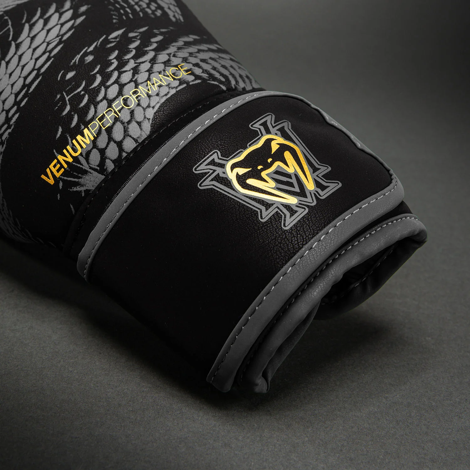 Venum Matupa Boxhandschuhe - Schwarz/Grau/Gold - Image 4