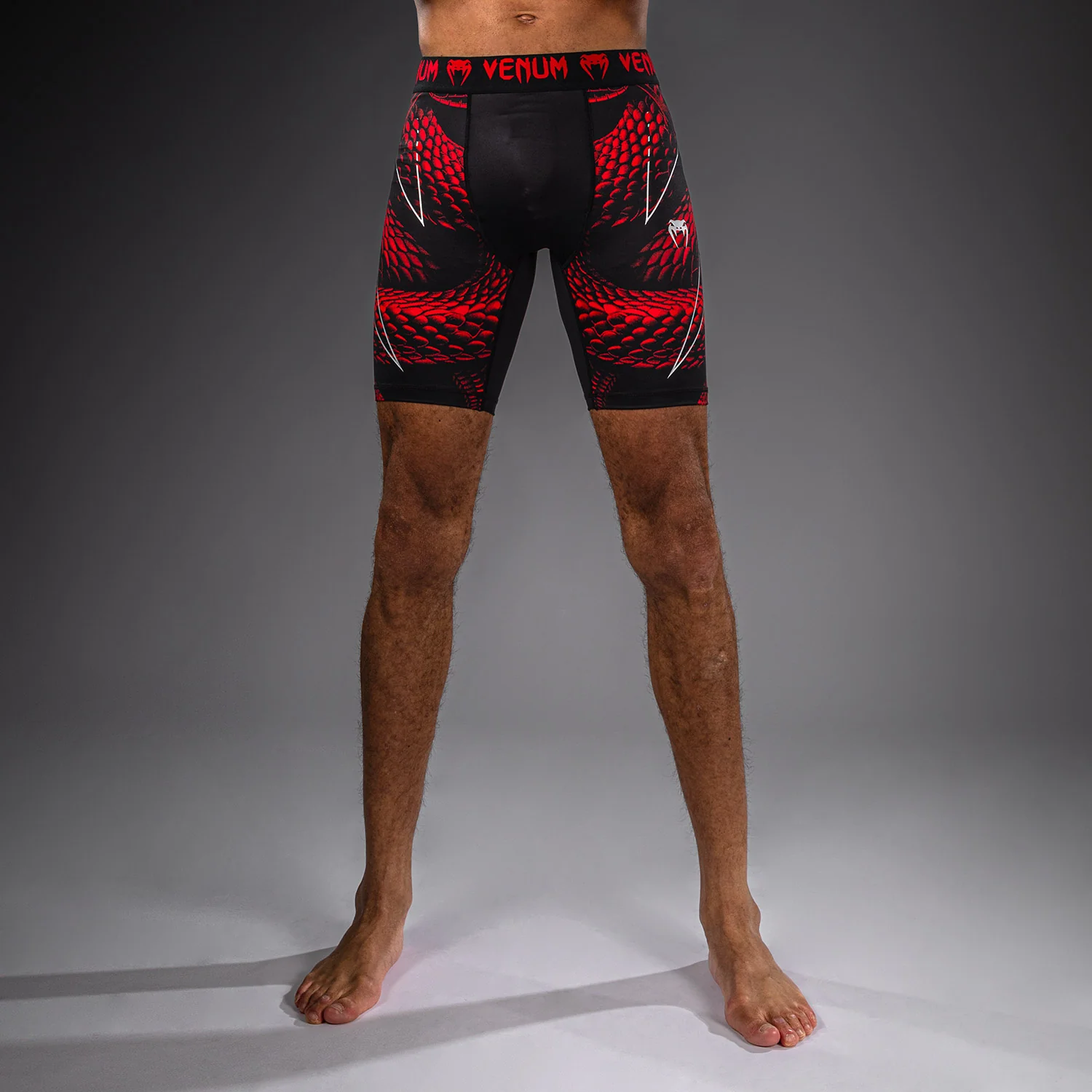 Venum Matupa Kompressionsshort - Schwarz/Rot/Silber - Image 2