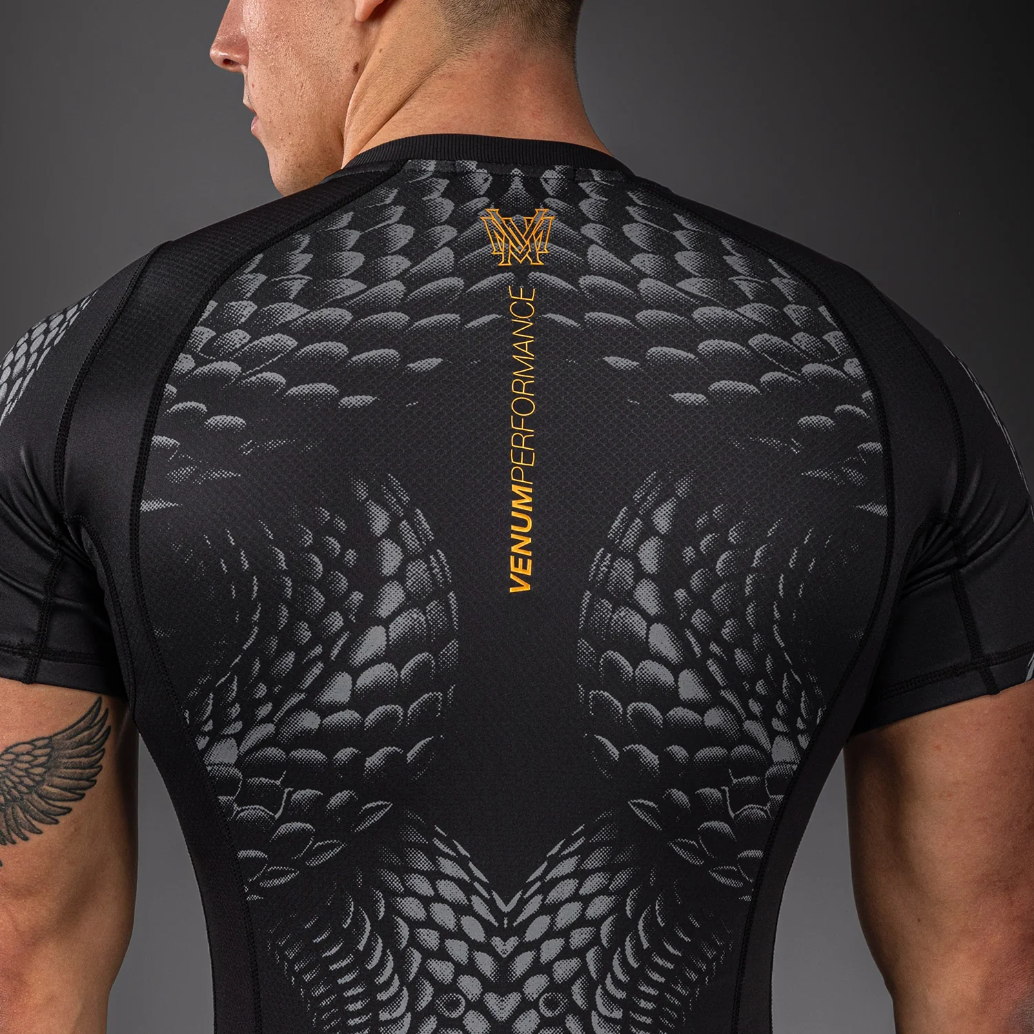 Venum Matupa Kurzarm Rashguard - Schwarz/Grau/Gold - Image 6