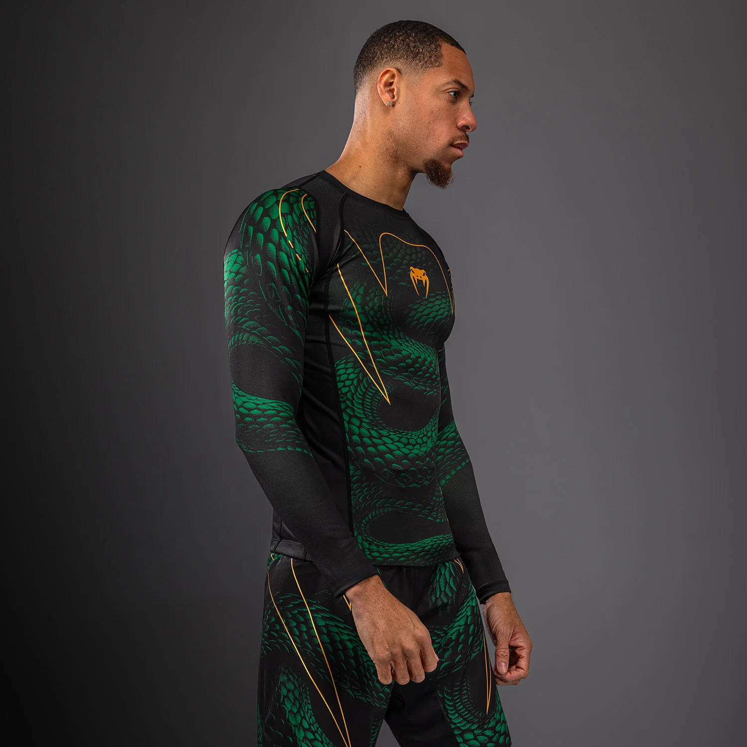 Venum Matupa Langarm Rashguard - Schwarz/Grün/Gold - Image 2
