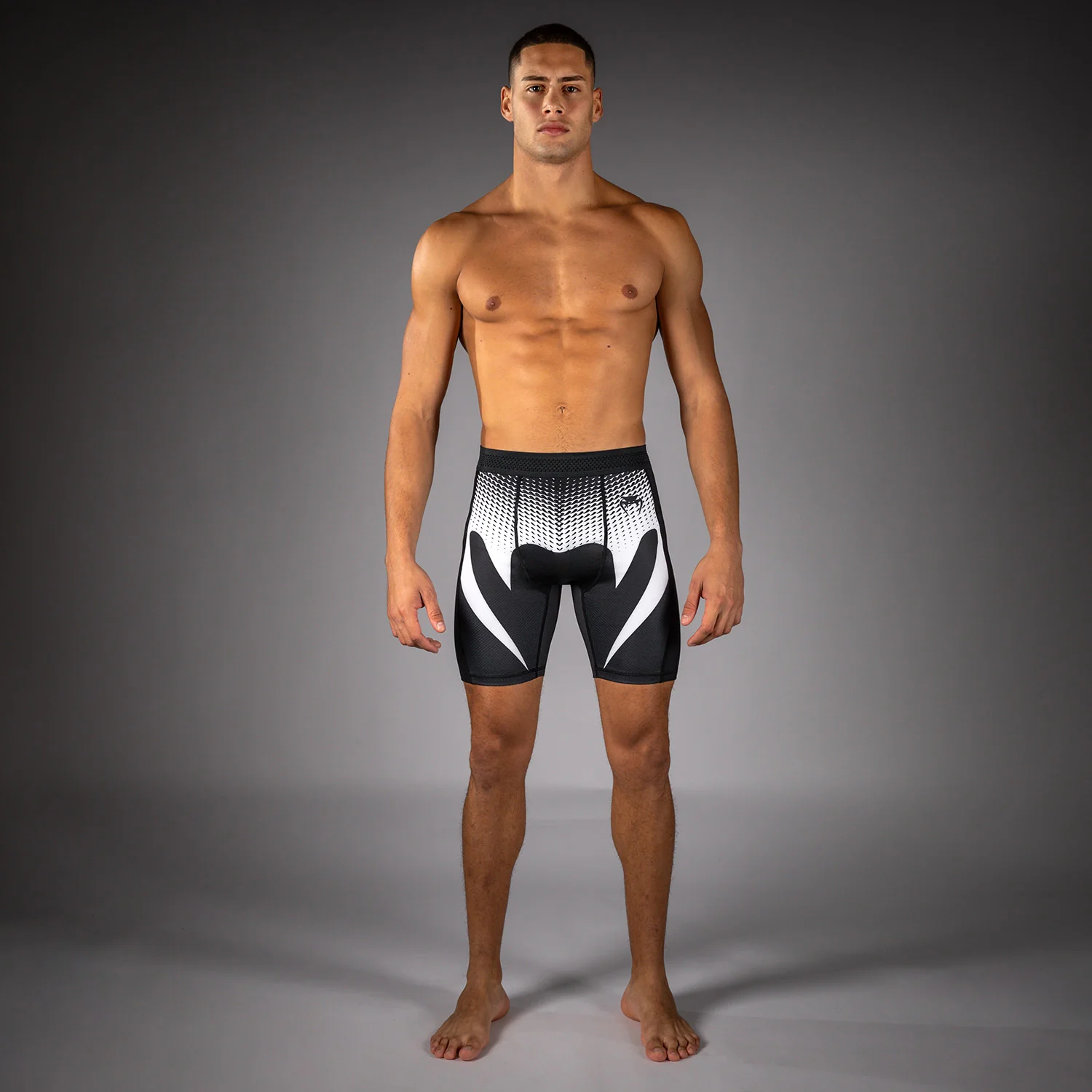 Venum No Gi Vale Tudo Shorts - Schwarz/Weiß - Image 6