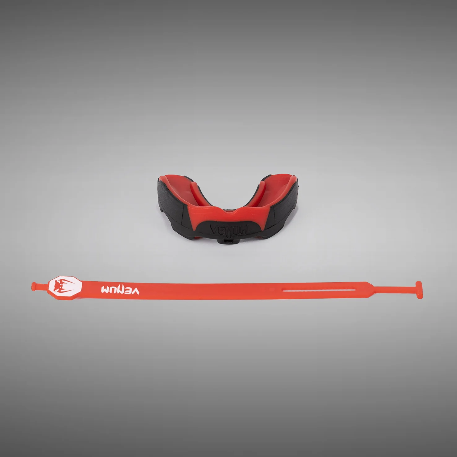 Venum Predator Mundschutz – Riemen/Ohne Riemen – Schwarz/Rot - Image 2