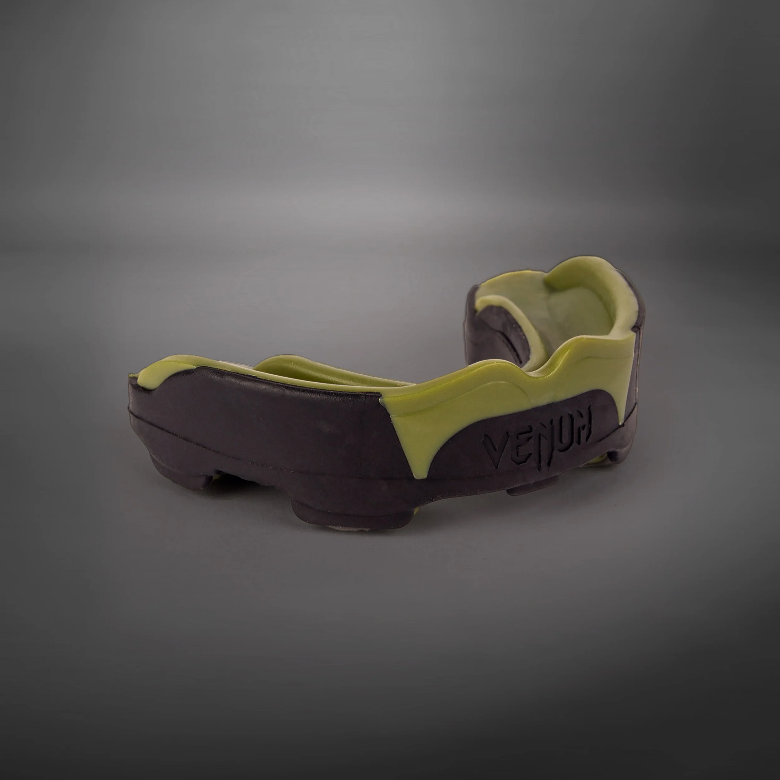 Venum Predator Mundschutz – Schwarz/Kaki - Image 2