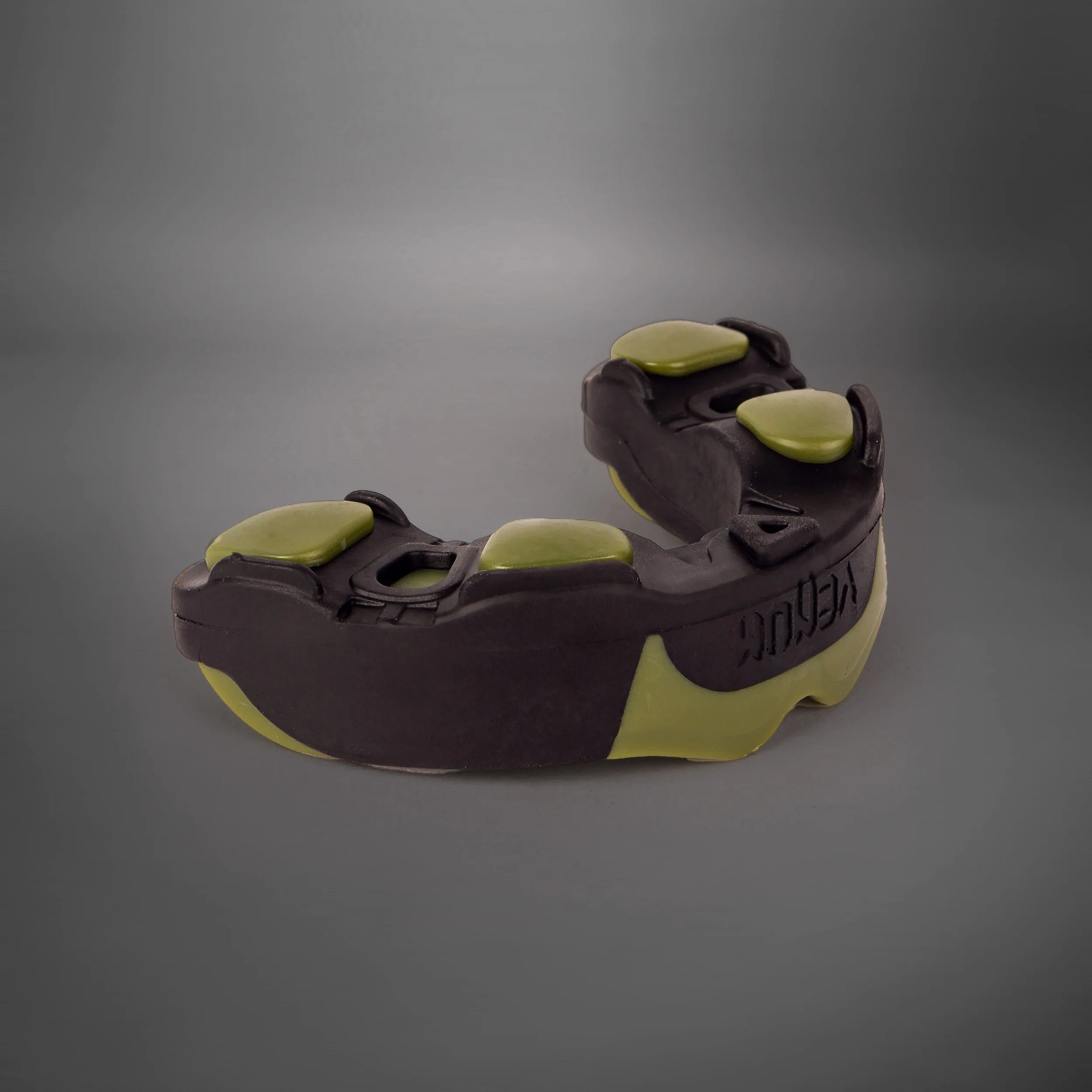 Venum Predator Mundschutz – Schwarz/Kaki - Image 3