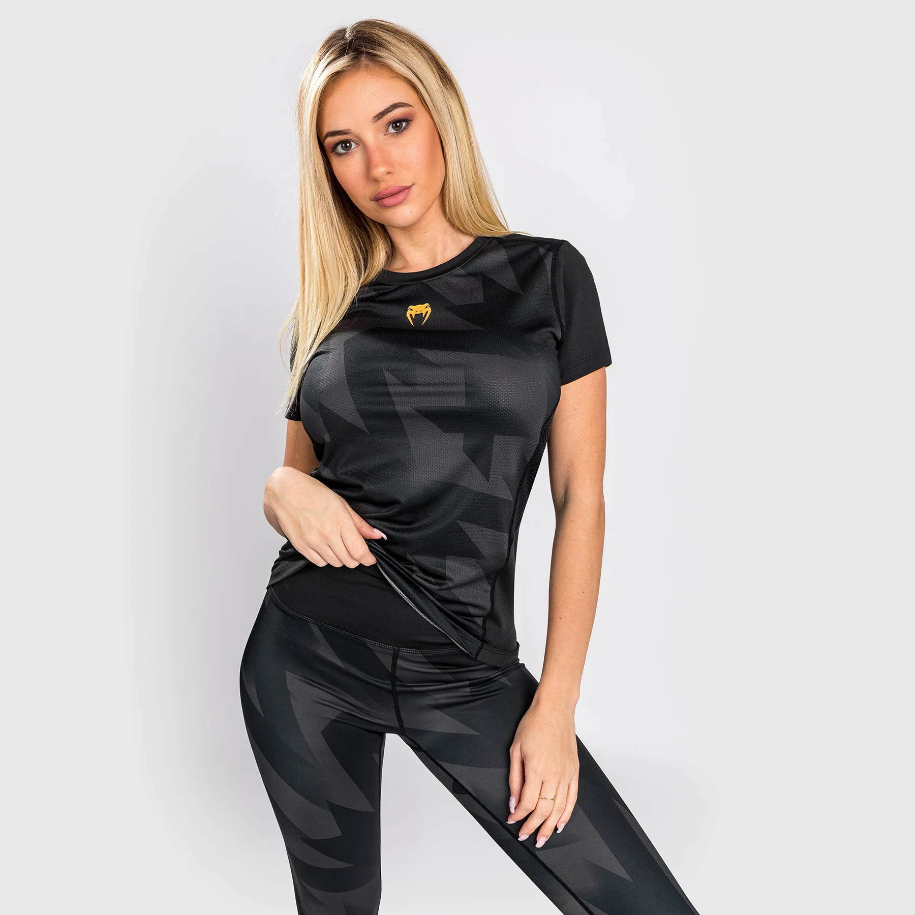 Venum Razor Dry Tech T-Shirt – Für Damen – Schwarz/Gold - Image 3