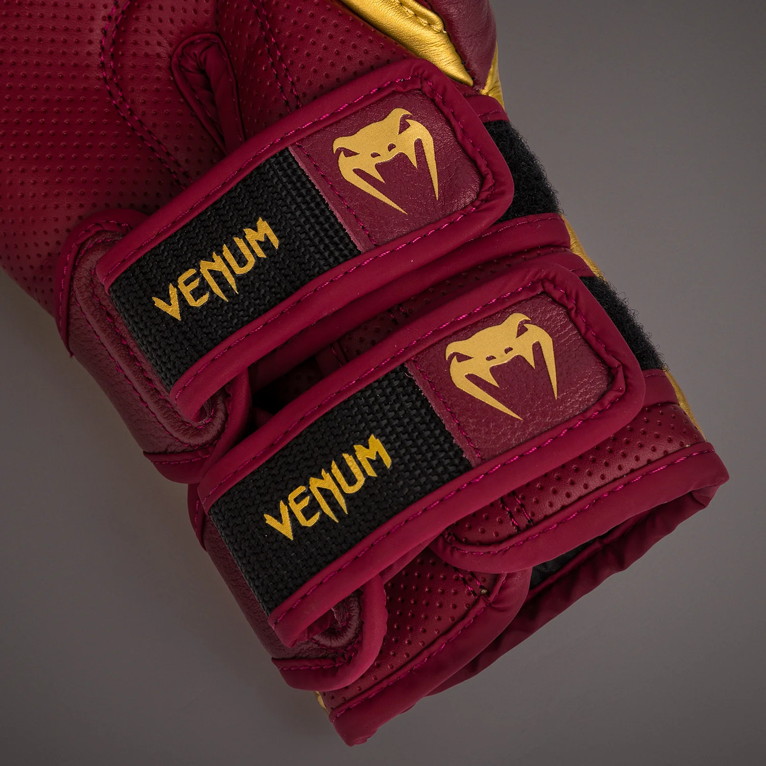 Venum Reverso Boxhandschuhe - Kirschrot/Gold - Image 7